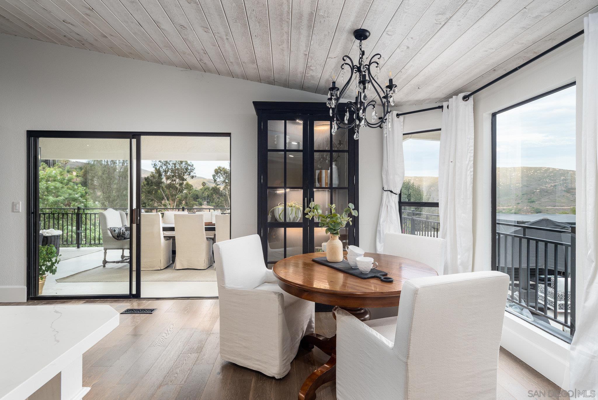 Detail Gallery Image 6 of 31 For 19950  Elfin Forest Ln, Escondido,  CA 92029 - 5 Beds | 3 Baths