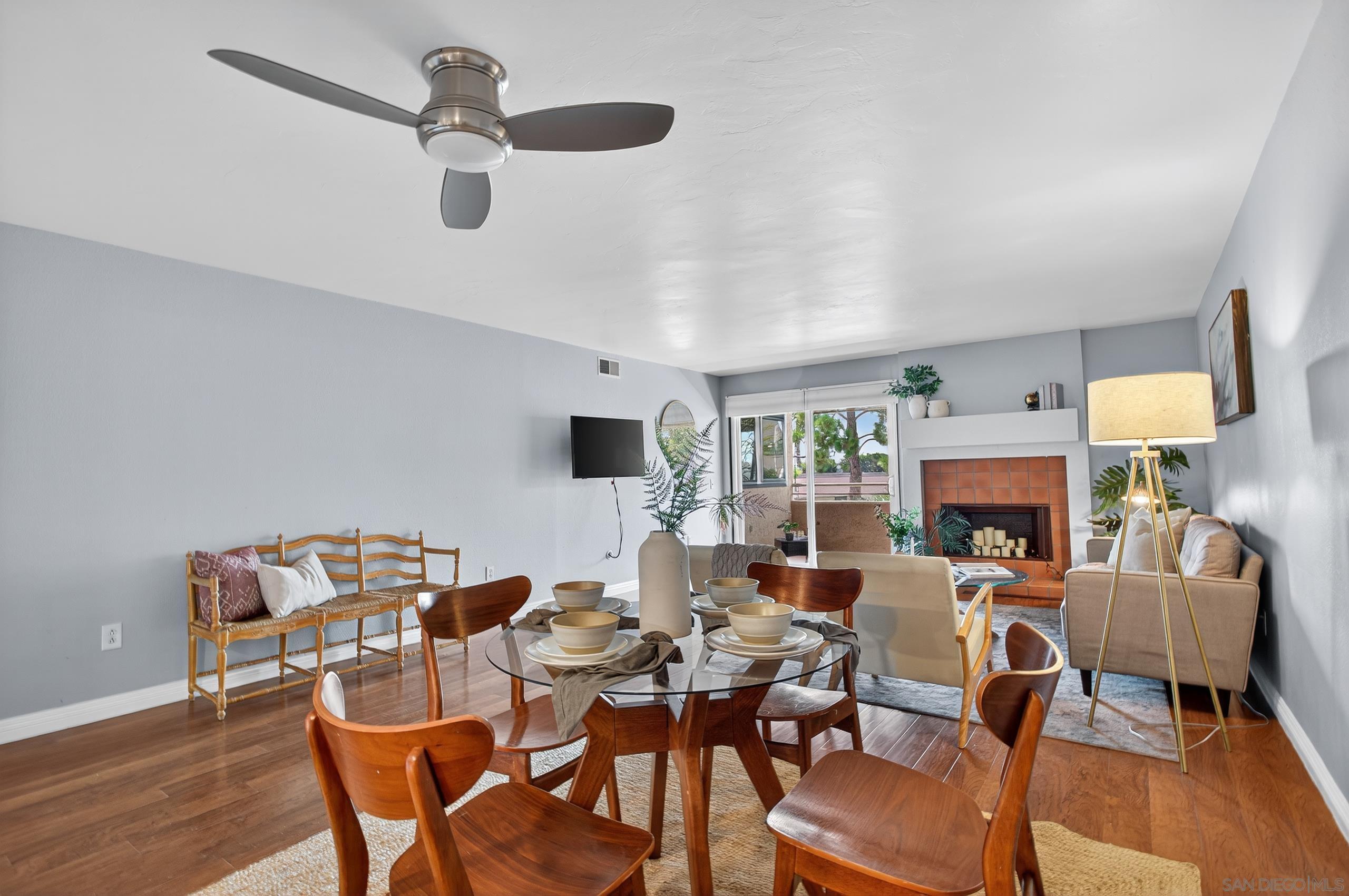 Front Image Thumbnail for SD250037400