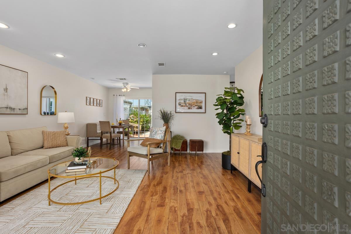 Front Image Thumbnail for SD250037418