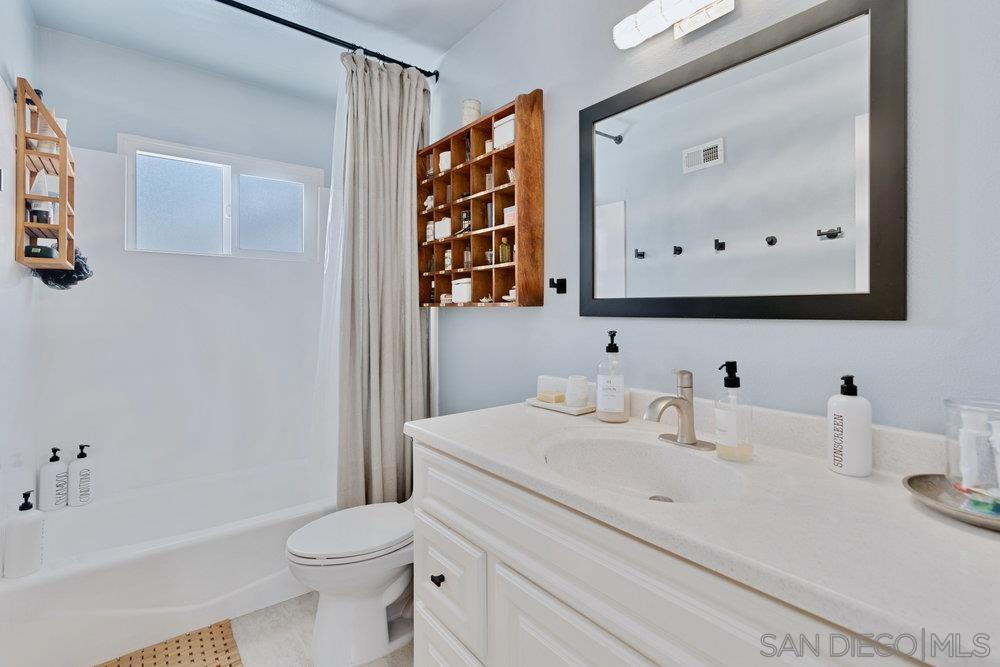 Detail Gallery Image 21 of 30 For 2421  Casement St, San Diego,  CA 92123 - 4 Beds | 2 Baths