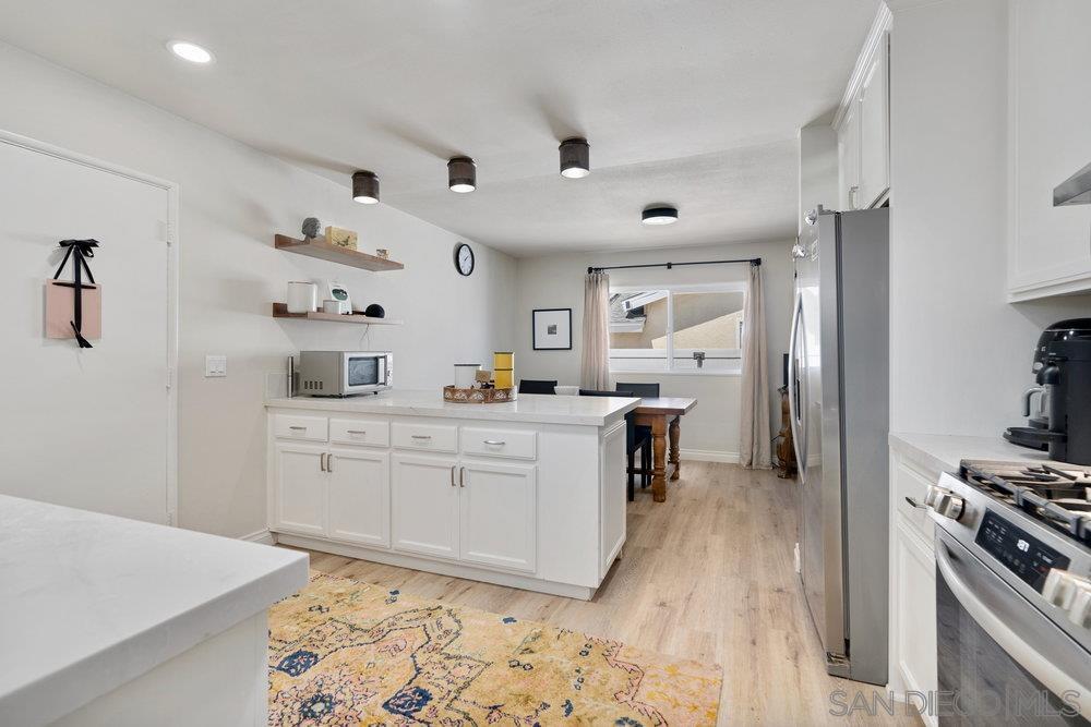 Detail Gallery Image 5 of 30 For 2421  Casement St, San Diego,  CA 92123 - 4 Beds | 2 Baths