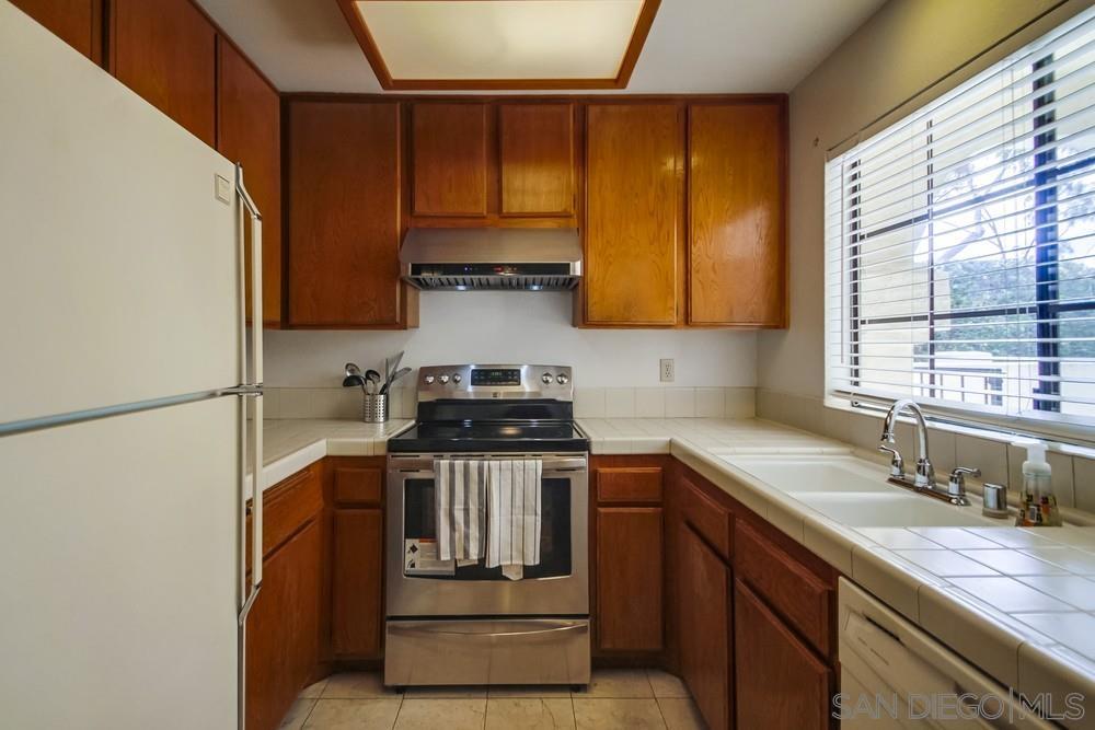 Detail Gallery Image 11 of 32 For 4175  Porte De Merano  162, San Diego,  CA 92122 - 2 Beds | 2 Baths