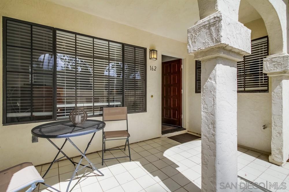Detail Gallery Image 3 of 32 For 4175  Porte De Merano  162, San Diego,  CA 92122 - 2 Beds | 2 Baths