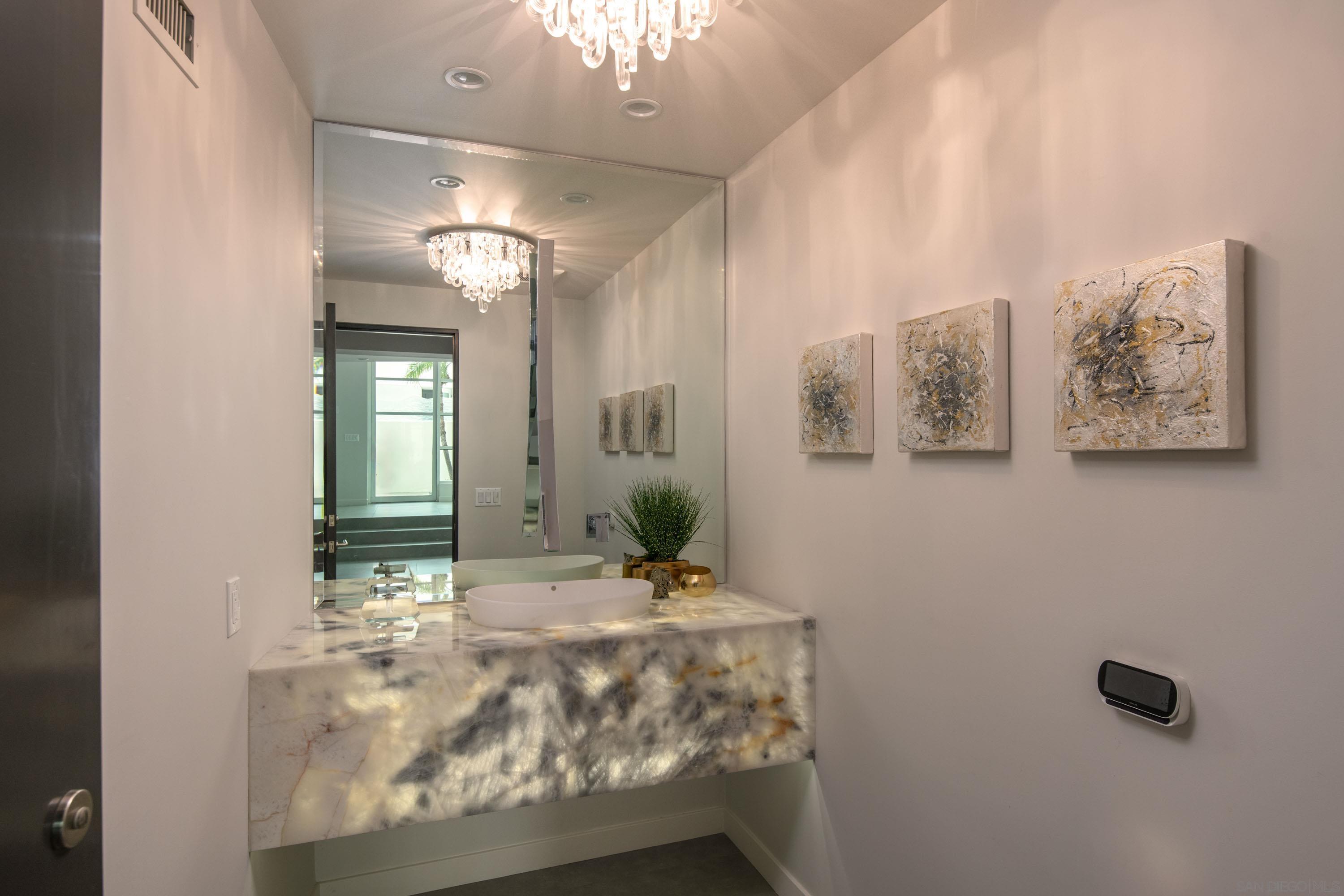 Detail Gallery Image 17 of 25 For 121  via De La Valle, Del Mar,  CA 92014 - 4 Beds | 4/1 Baths