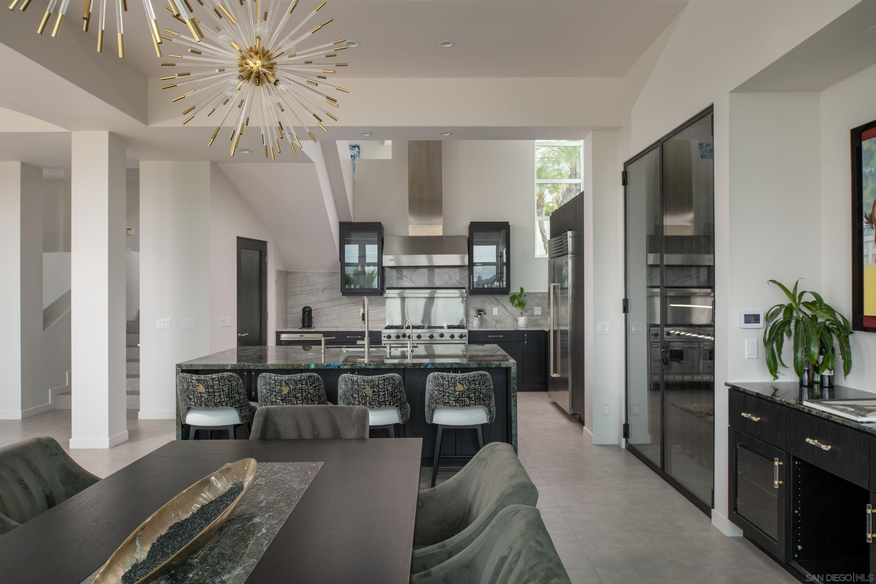 Detail Gallery Image 10 of 25 For 121  via De La Valle, Del Mar,  CA 92014 - 4 Beds | 4/1 Baths