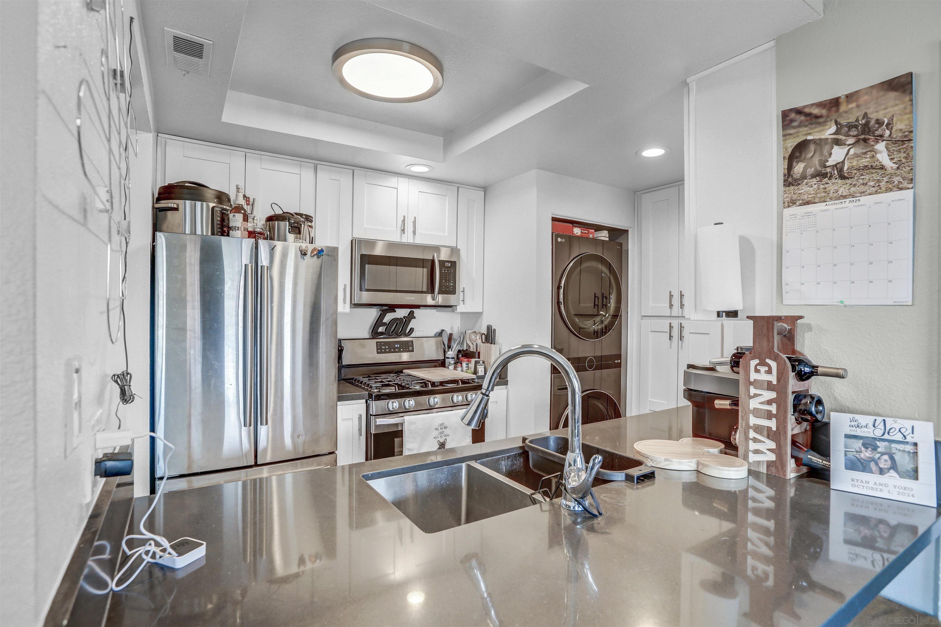 Detail Gallery Image 7 of 22 For 3049  Golden Oak Way, Spring Valley,  CA 91978 - 2 Beds | 2 Baths