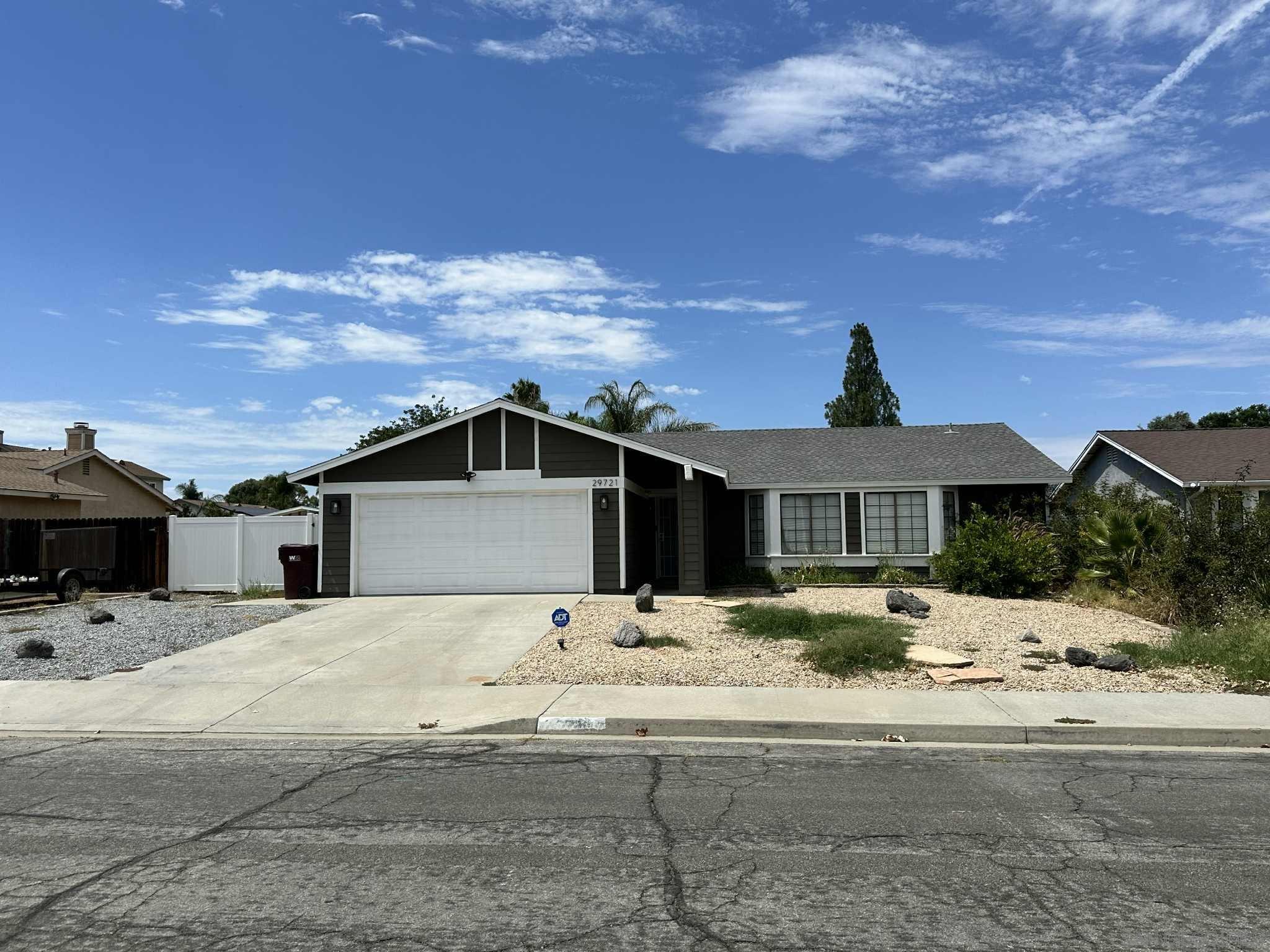 Front Image Thumbnail for SD250037596