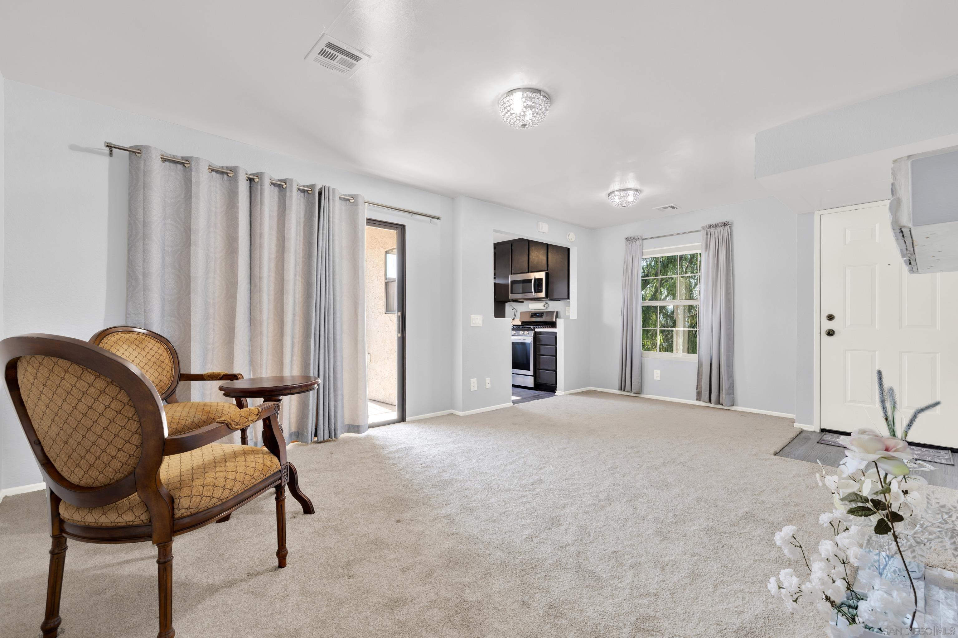 Front Image Thumbnail for SD250037706