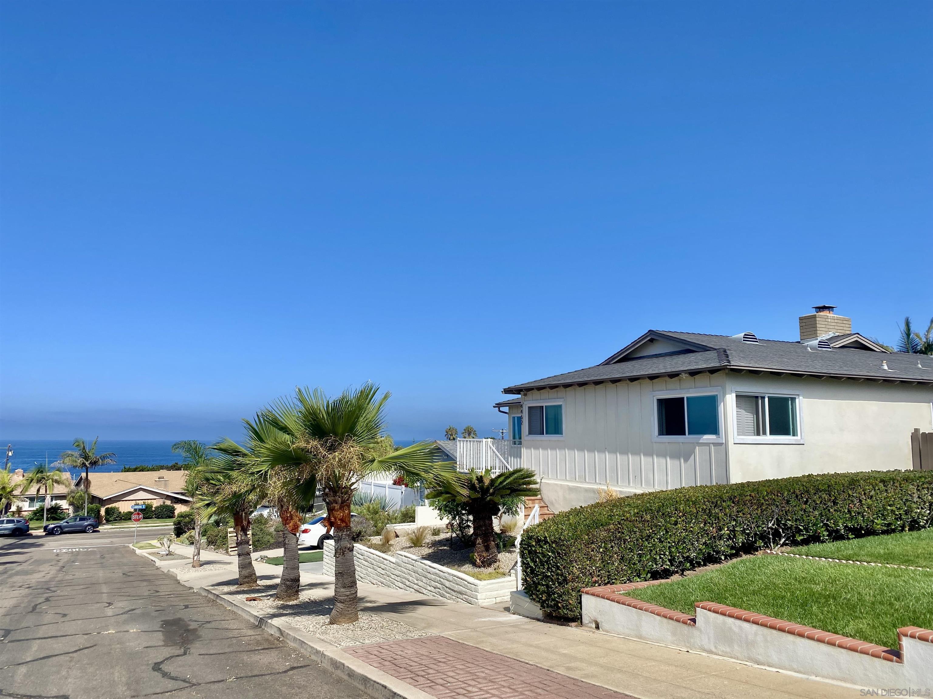 Detail Gallery Image 2 of 28 For 4462  Algeciras, San Diego,  CA 92107 - 3 Beds | 2 Baths