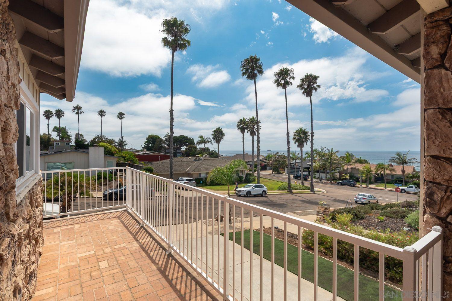 Detail Gallery Image 13 of 28 For 4462  Algeciras, San Diego,  CA 92107 - 3 Beds | 2 Baths