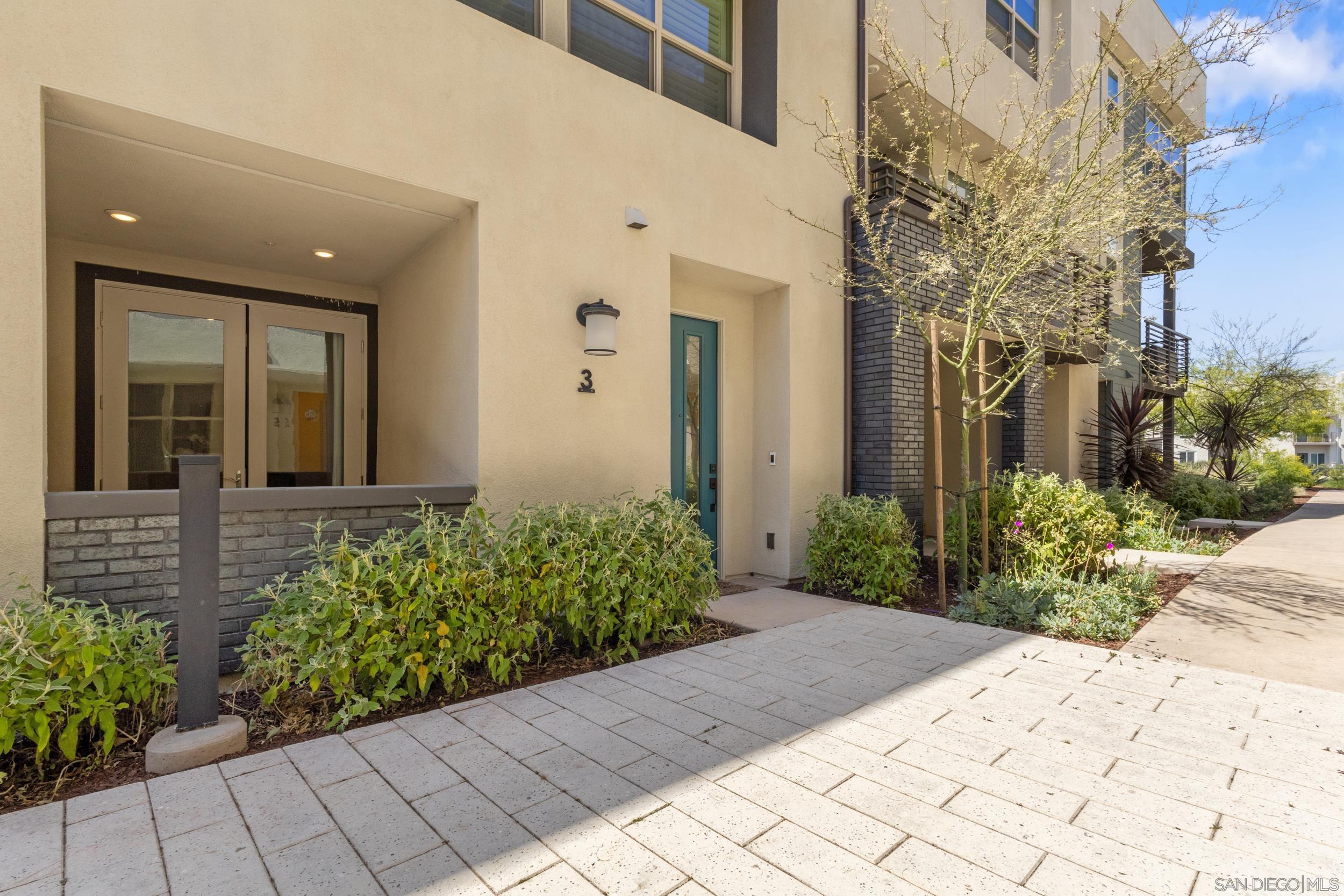 Front Image Thumbnail for SD250037762