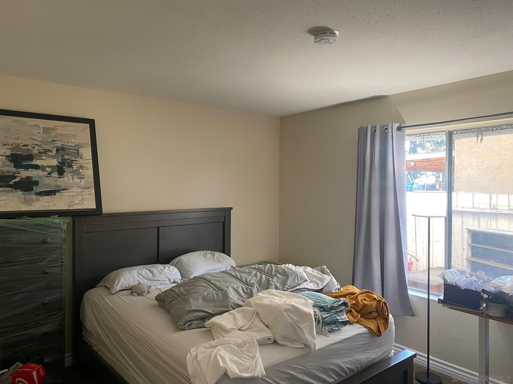 Detail Gallery Image 5 of 9 For 8181  Jade Coast Rd, San Diego,  CA 92126 - 7 Beds | 3 Baths