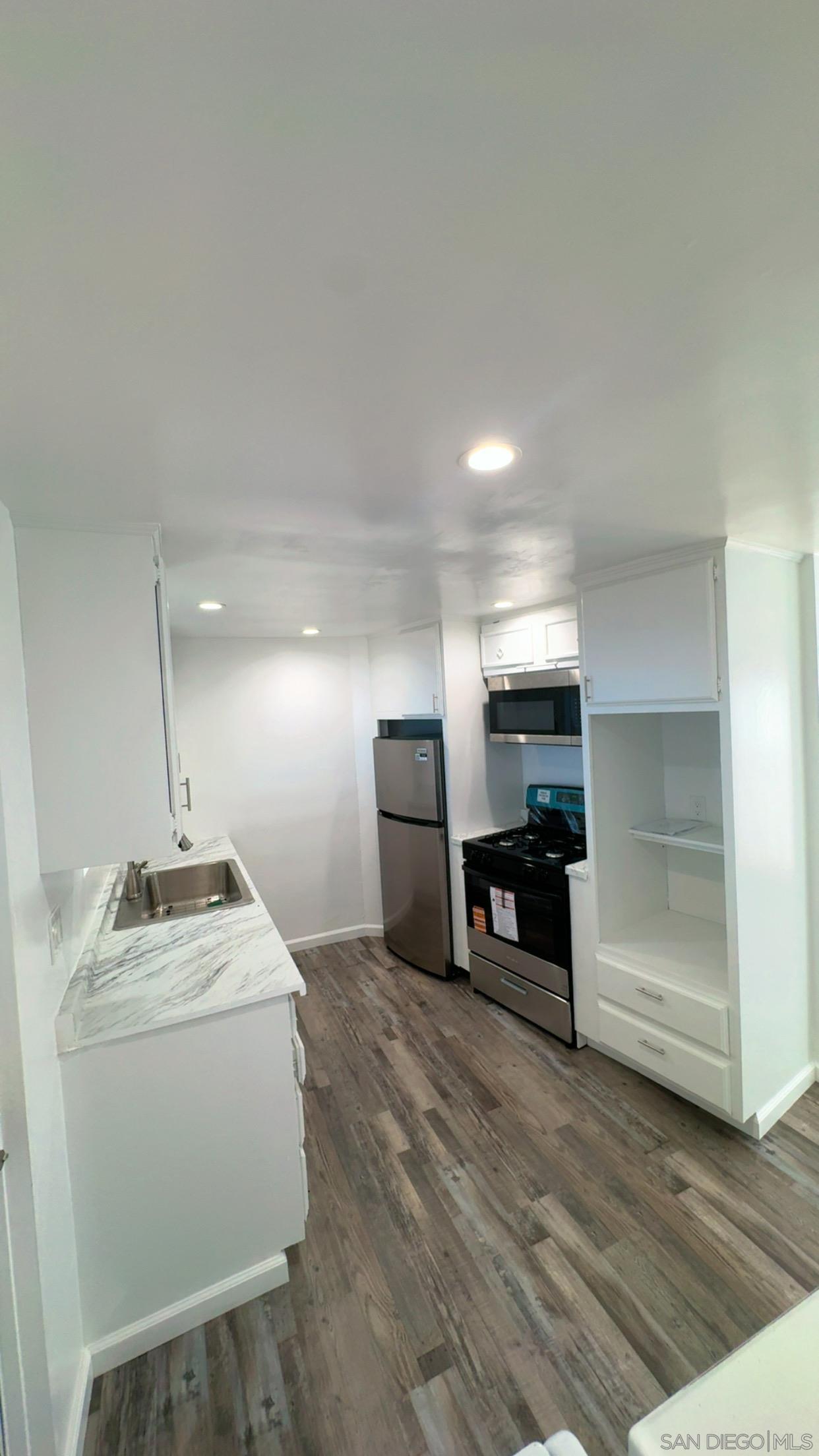 Detail Gallery Image 4 of 44 For 10707  Jamacha Blvd Spc 191  #SPC #191,  Spring Valley,  CA 91978 - 3 Beds | 2 Baths