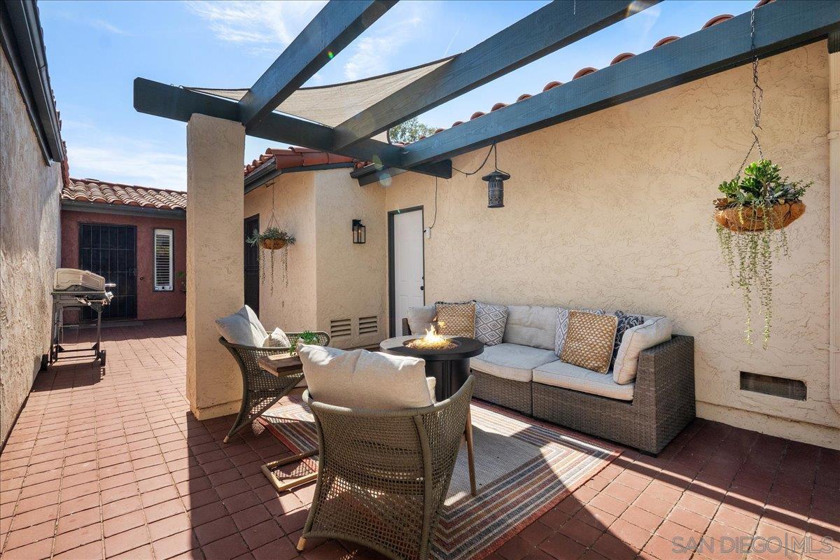 Detail Gallery Image 23 of 27 For 7039  Camino Pacheco, San Diego,  CA 92111 - 3 Beds | 3 Baths