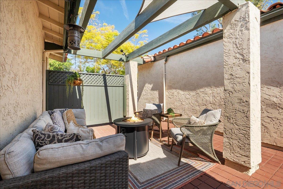 Detail Gallery Image 24 of 27 For 7039  Camino Pacheco, San Diego,  CA 92111 - 3 Beds | 3 Baths