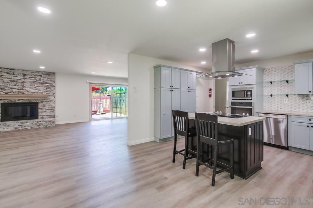 Front Image Thumbnail for SD250037789