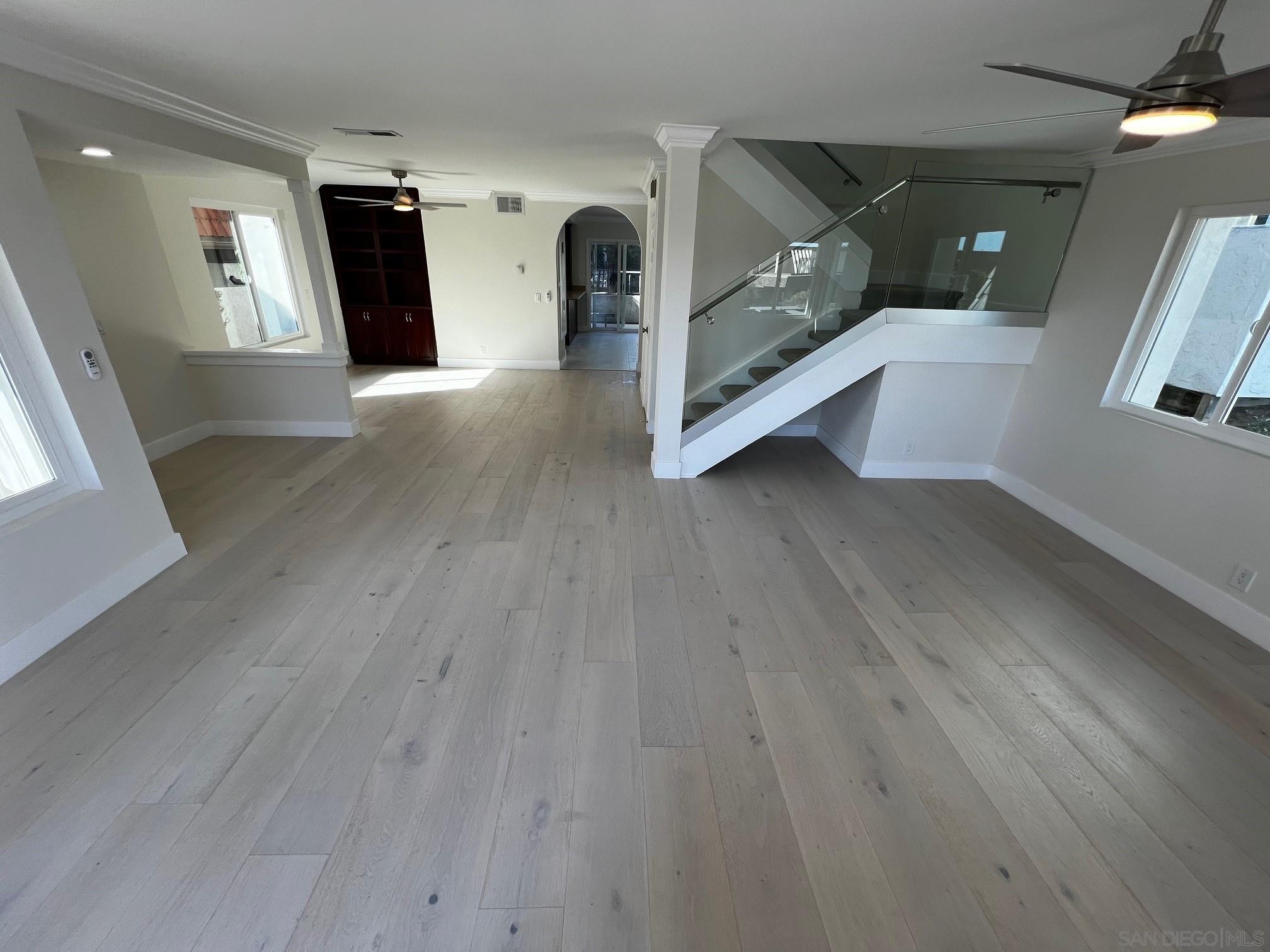 Front Image Thumbnail for SD250037808