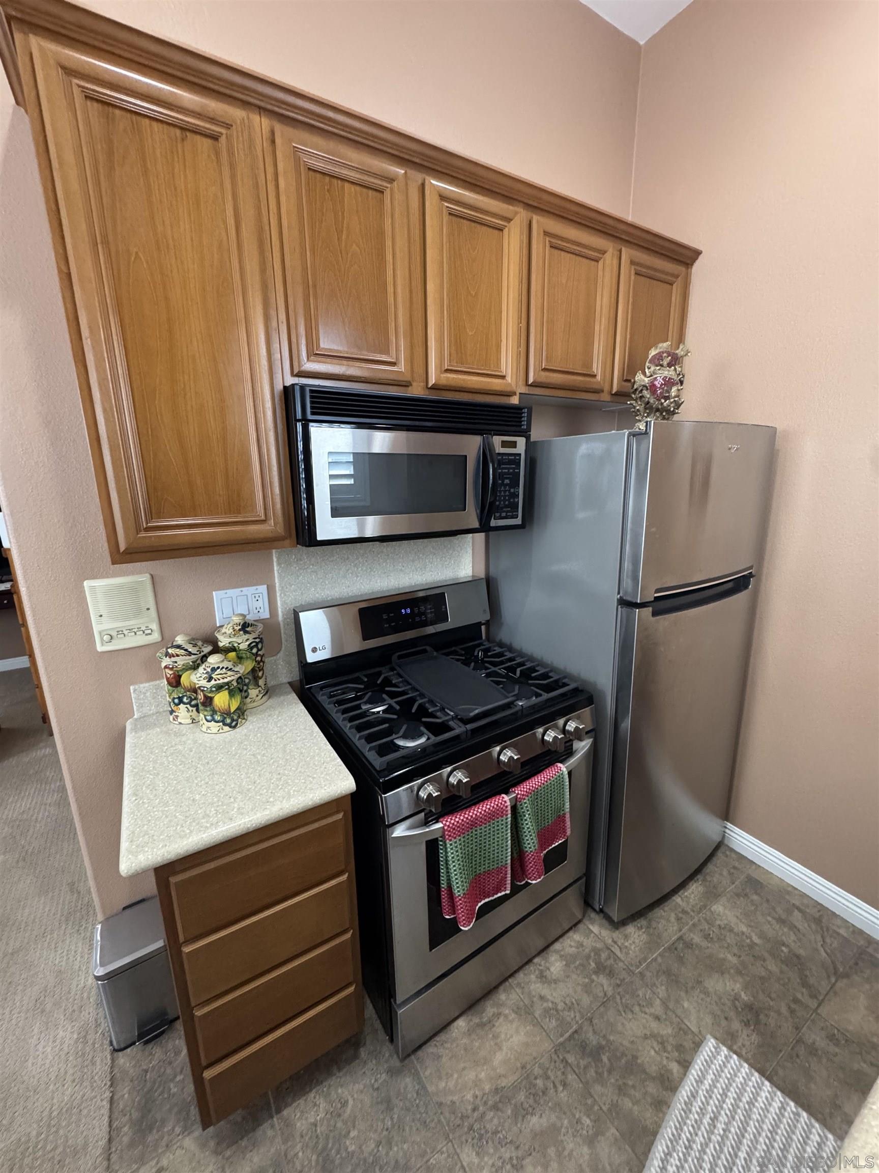 Detail Gallery Image 2 of 12 For 1668  Thompson Ave, Chula Vista,  CA 91913 - 1 Beds | 1 Baths