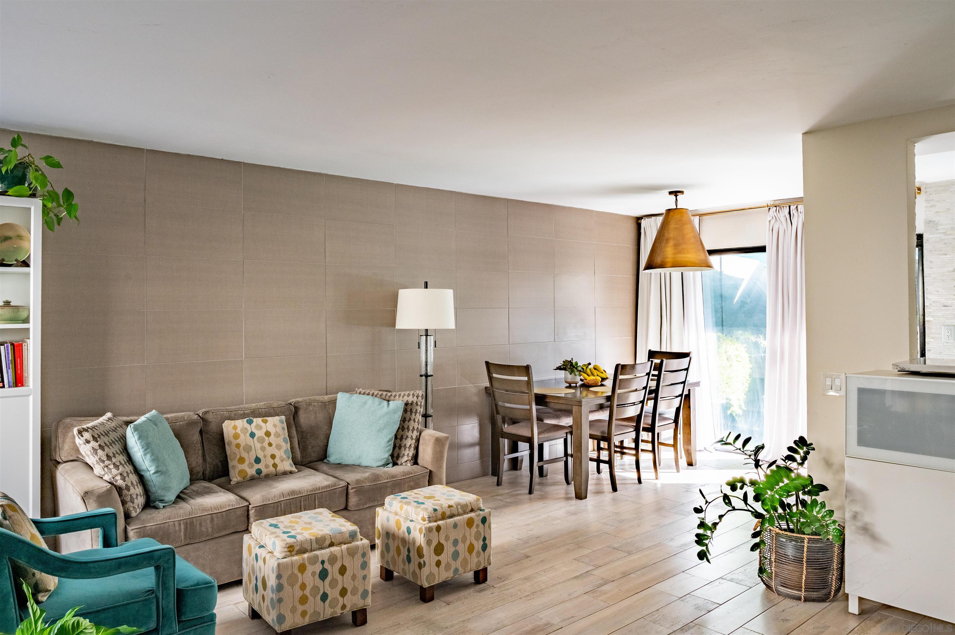 Front Image Thumbnail for SD250037852