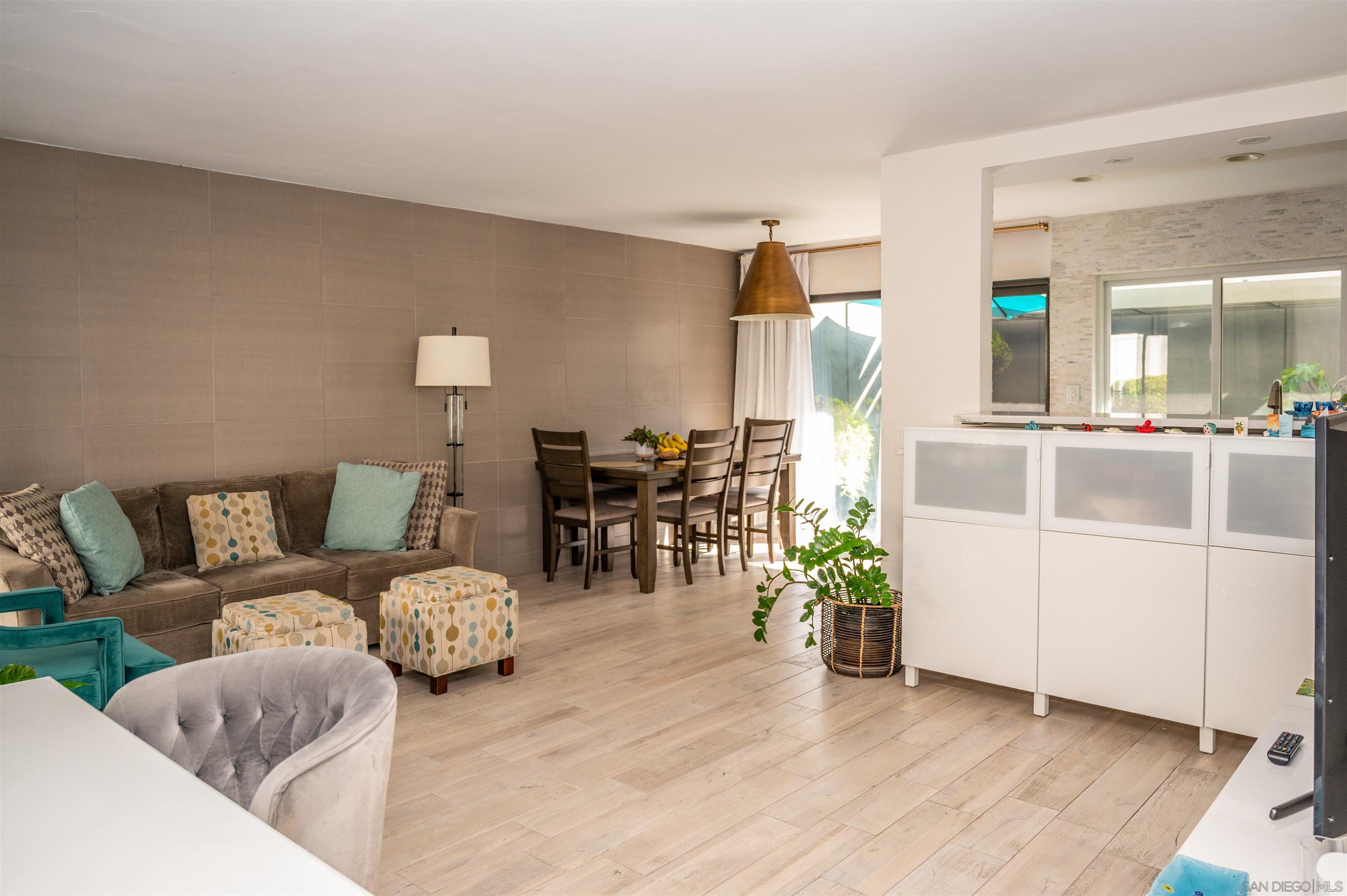 Detail Gallery Image 2 of 39 For 1275  River Vista Row  139, San Diego,  CA 92111 - 2 Beds | 2 Baths