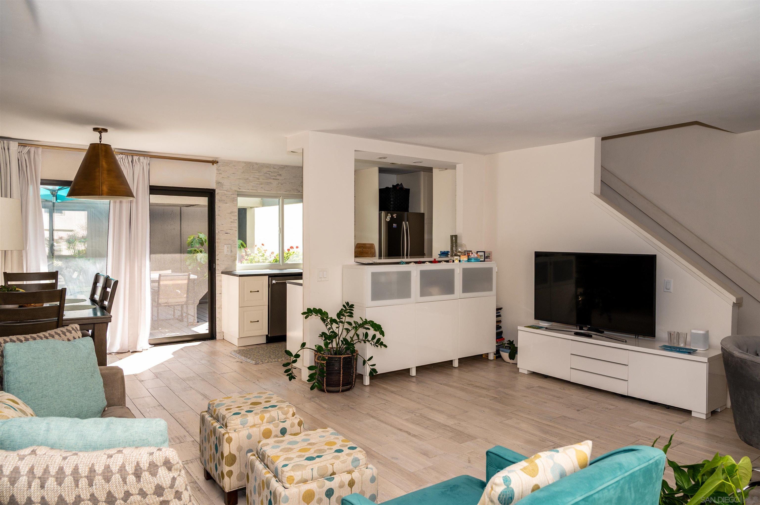 Detail Gallery Image 3 of 39 For 1275  River Vista Row  139, San Diego,  CA 92111 - 2 Beds | 2 Baths