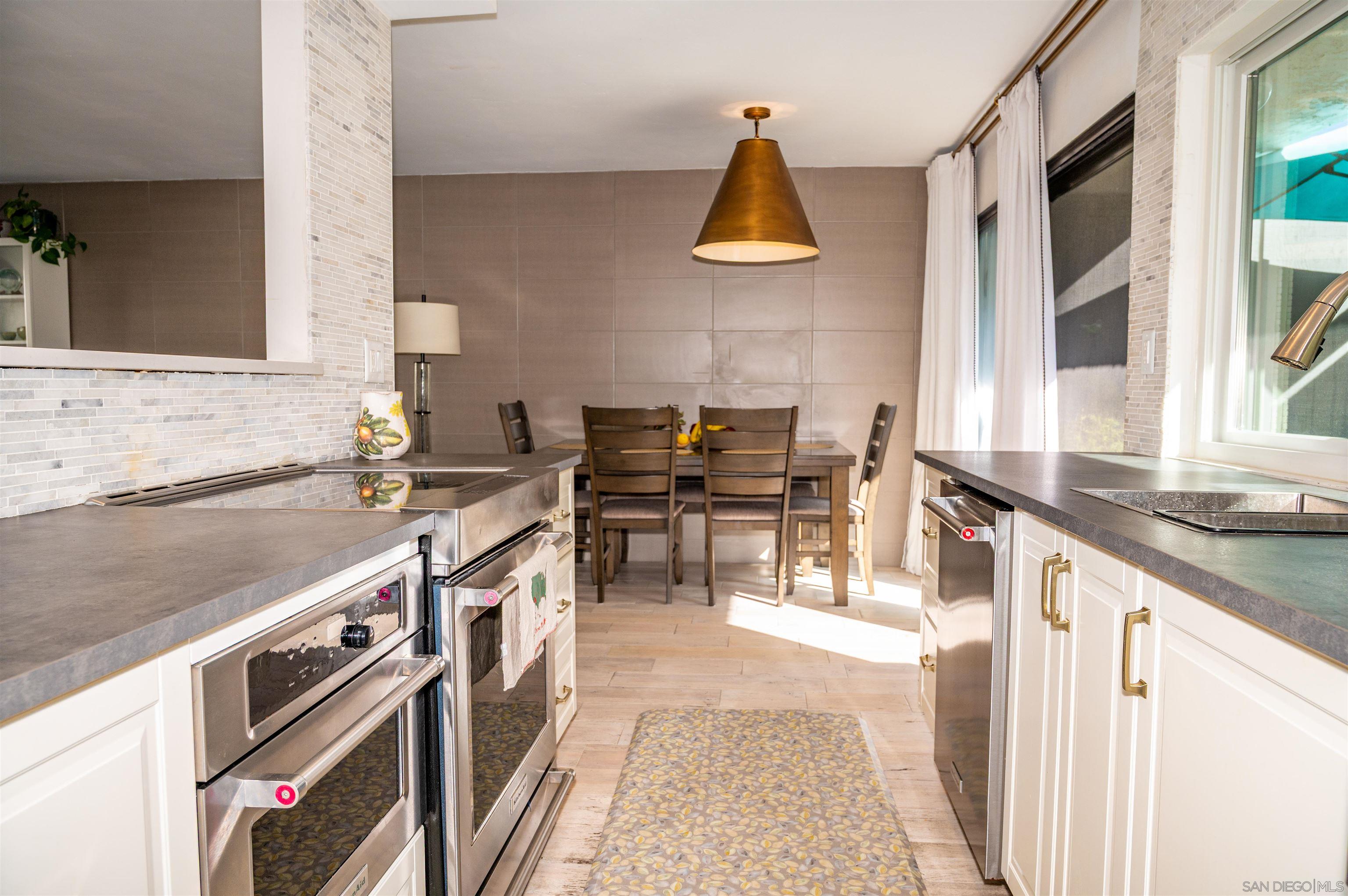 Detail Gallery Image 9 of 39 For 1275  River Vista Row  139, San Diego,  CA 92111 - 2 Beds | 2 Baths