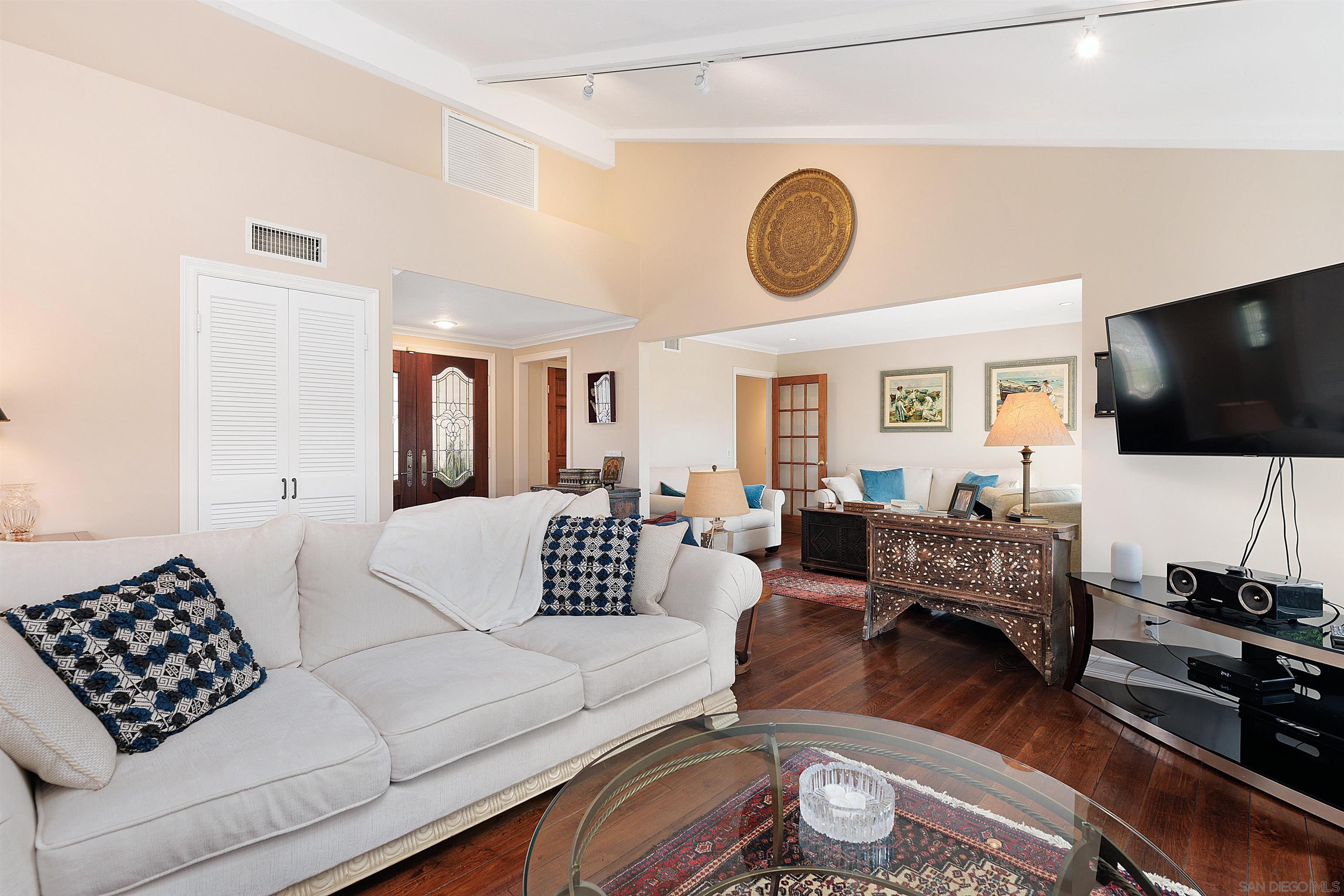 Detail Gallery Image 11 of 33 For , Solana Beach,  CA 92075 - 2 Beds | 2 Baths