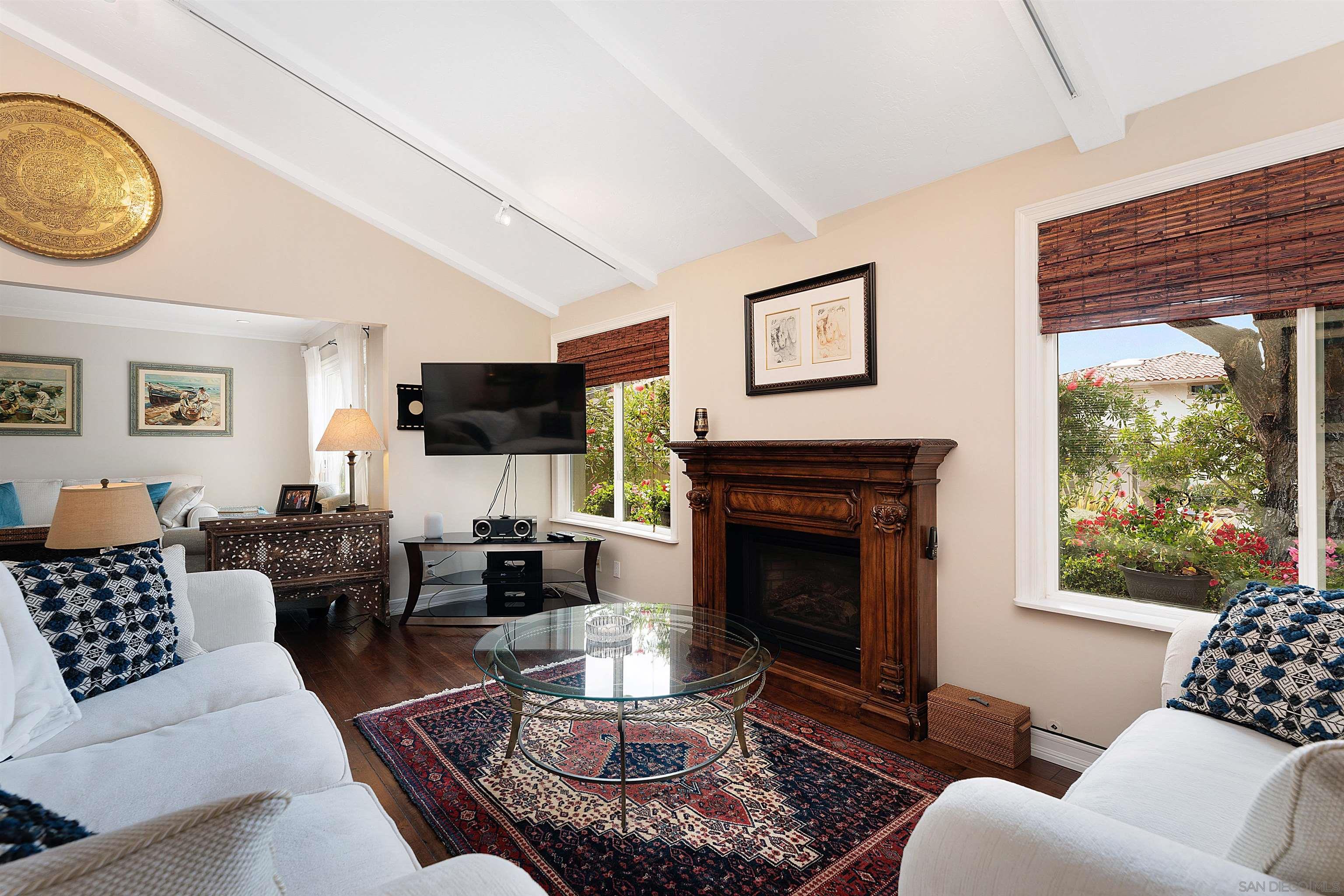 Detail Gallery Image 12 of 33 For , Solana Beach,  CA 92075 - 2 Beds | 2 Baths