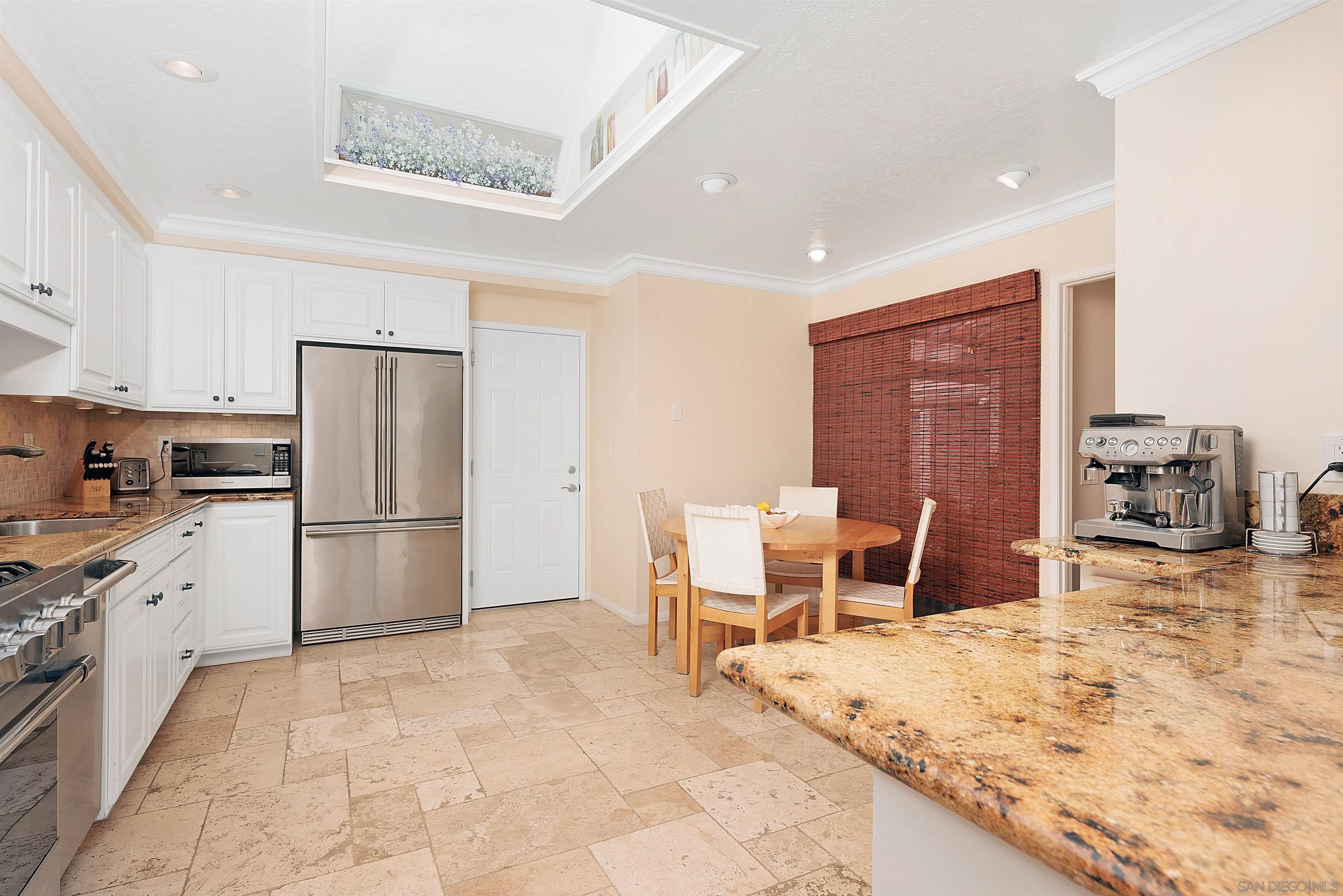 Detail Gallery Image 18 of 33 For , Solana Beach,  CA 92075 - 2 Beds | 2 Baths