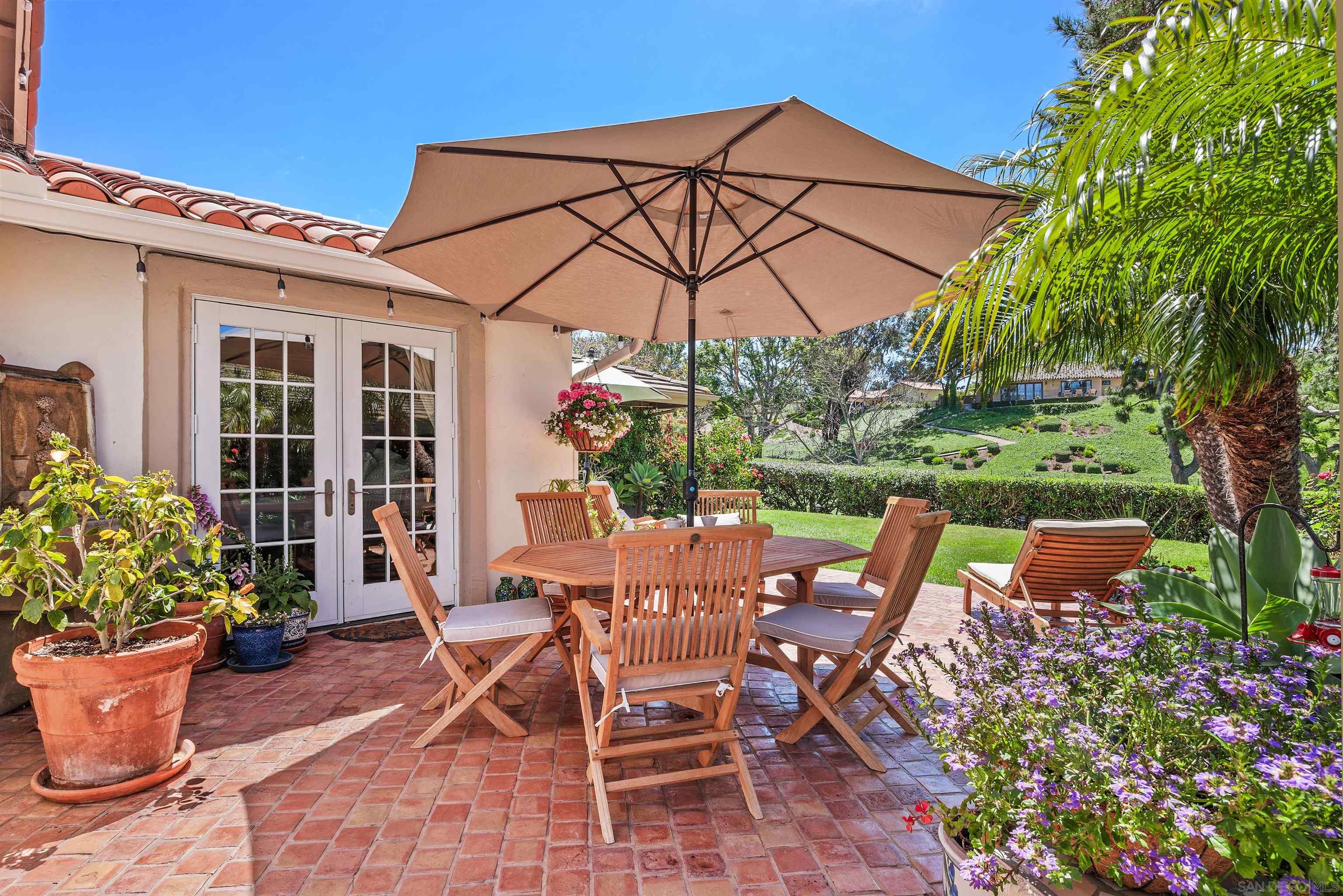 Detail Gallery Image 3 of 33 For , Solana Beach,  CA 92075 - 2 Beds | 2 Baths