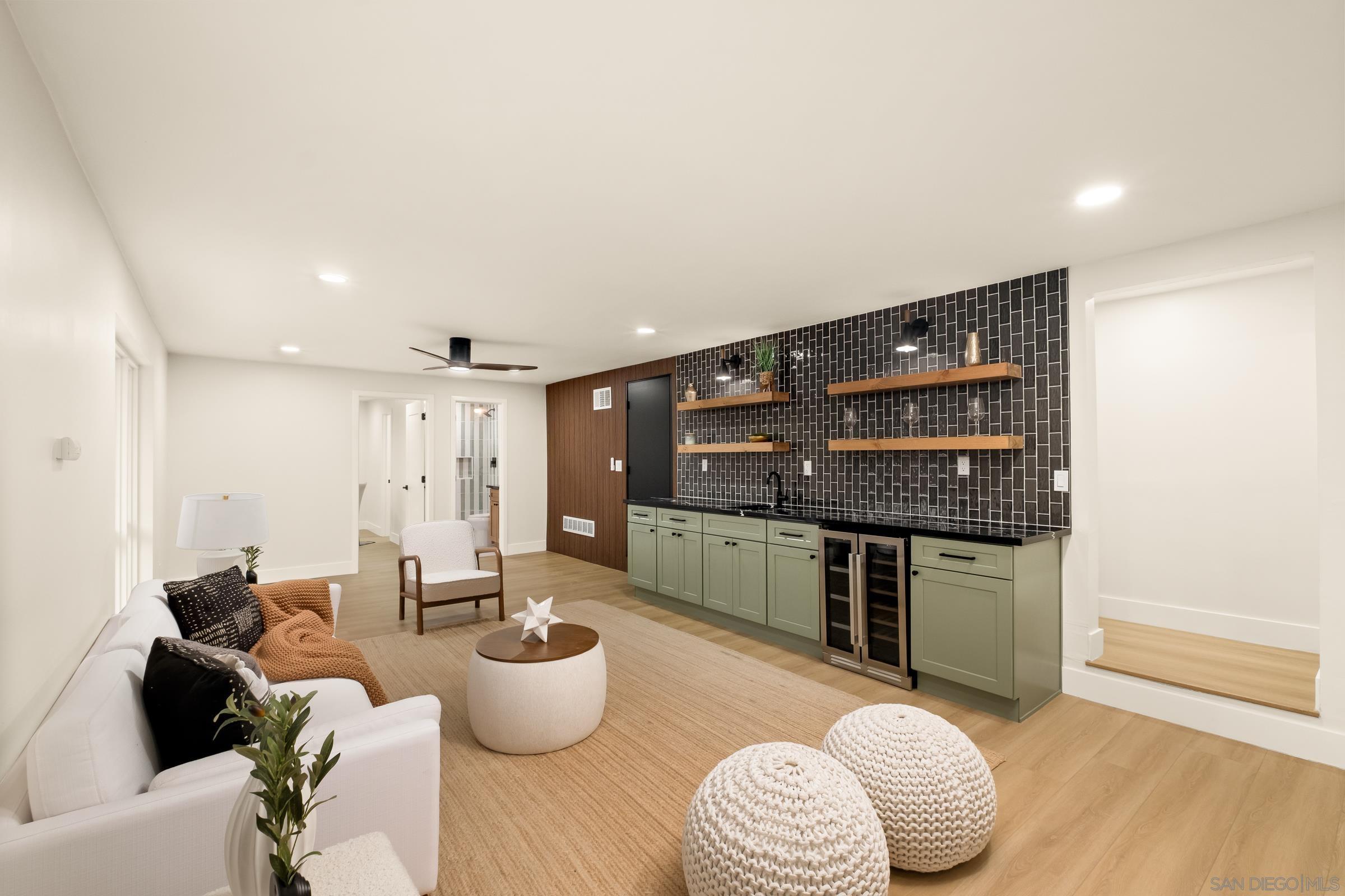 Front Image Thumbnail for SD250037903