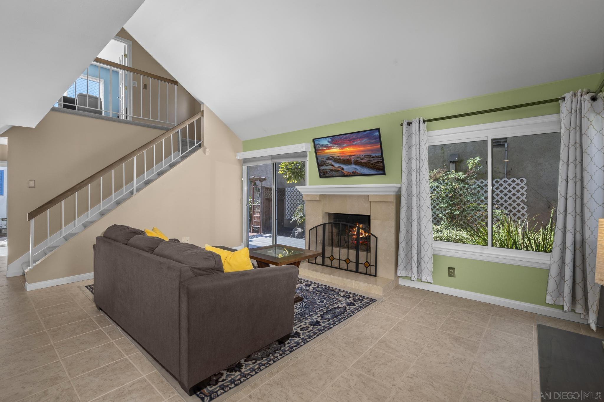 Detail Gallery Image 3 of 28 For 10748  Escobar Dr, San Diego,  CA 92124 - 4 Beds | 2/1 Baths