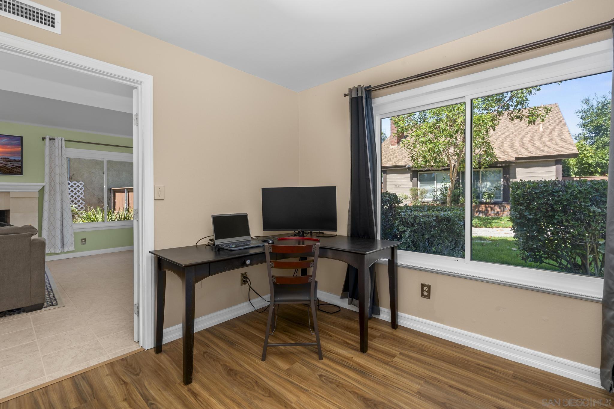 Detail Gallery Image 5 of 28 For 10748  Escobar Dr, San Diego,  CA 92124 - 4 Beds | 2/1 Baths