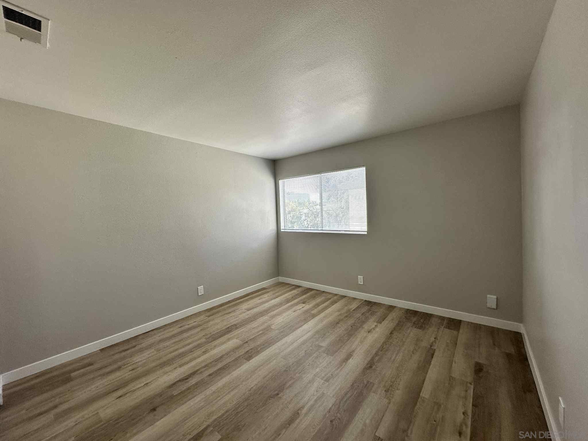 Detail Gallery Image 10 of 22 For 378  Vance St.  5, Chula Vista,  CA 91910 - 2 Beds | 2 Baths