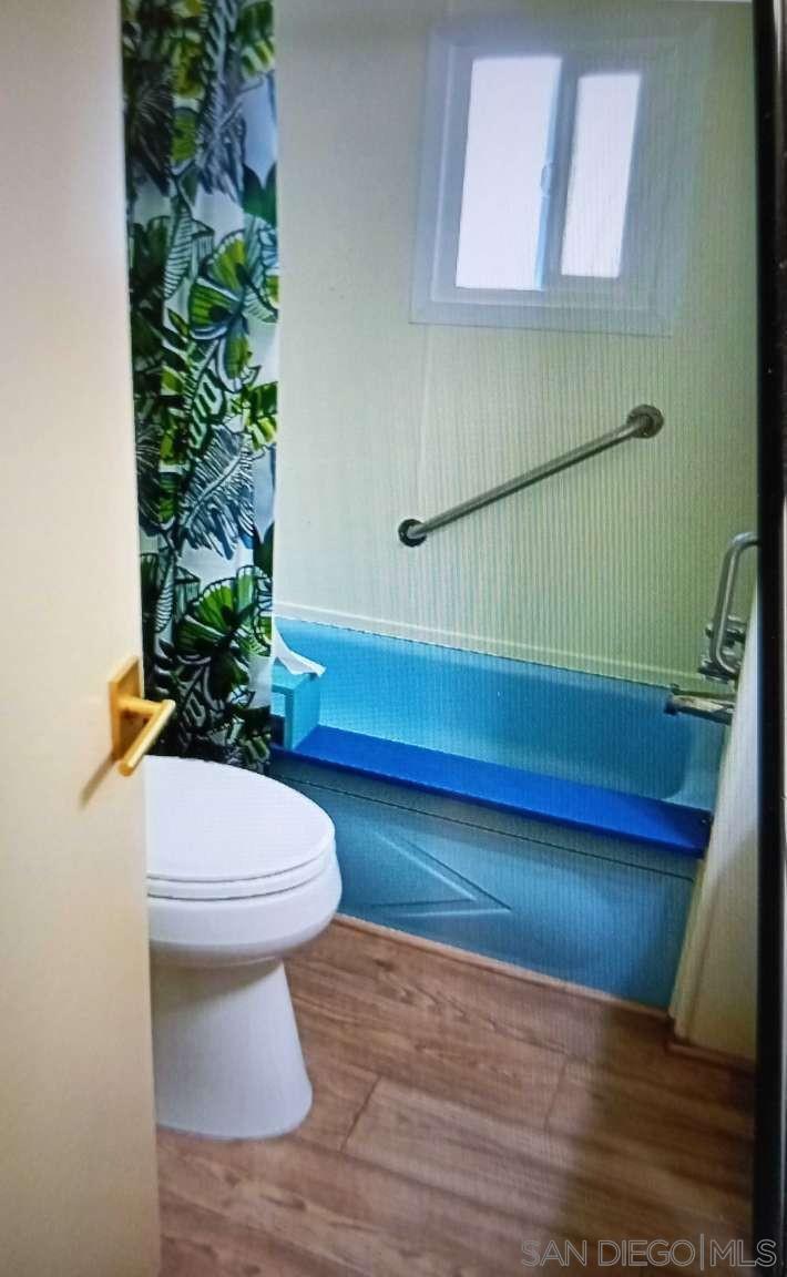 Detail Gallery Image 11 of 15 For 245 W Bobier Dr  Spc 64,  Vista,  CA 92083 - 6 Beds | 2 Baths