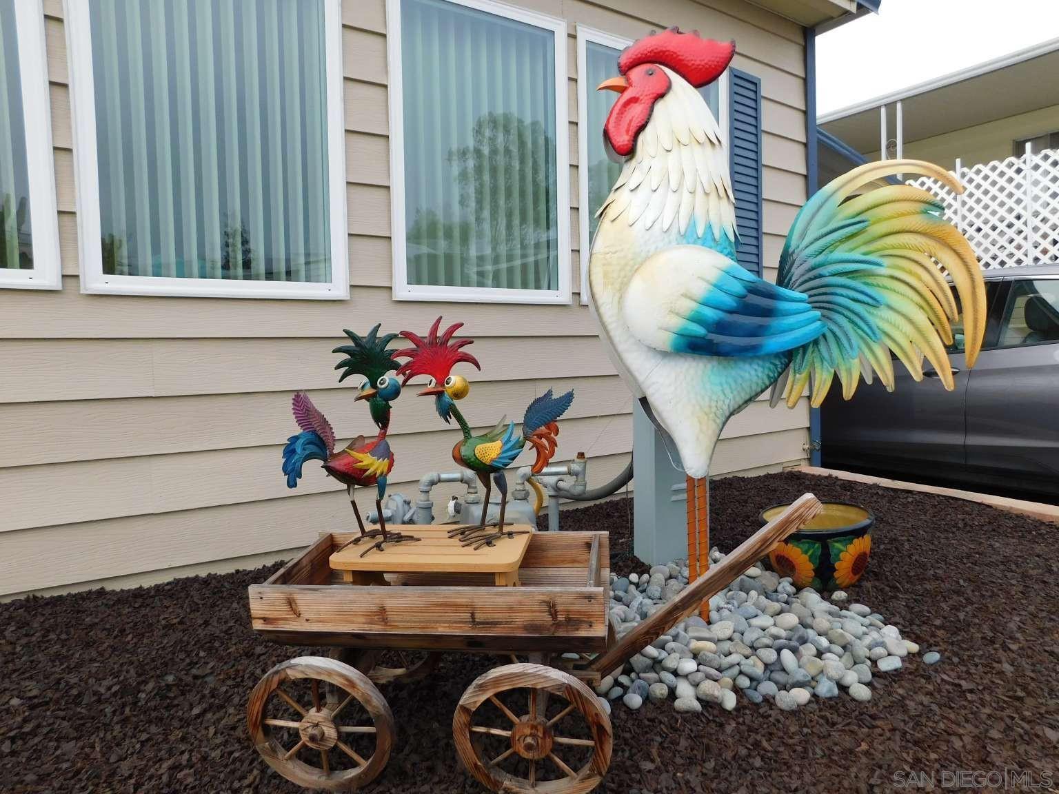 Detail Gallery Image 4 of 15 For 245 W Bobier Dr  Spc 64,  Vista,  CA 92083 - 6 Beds | 2 Baths