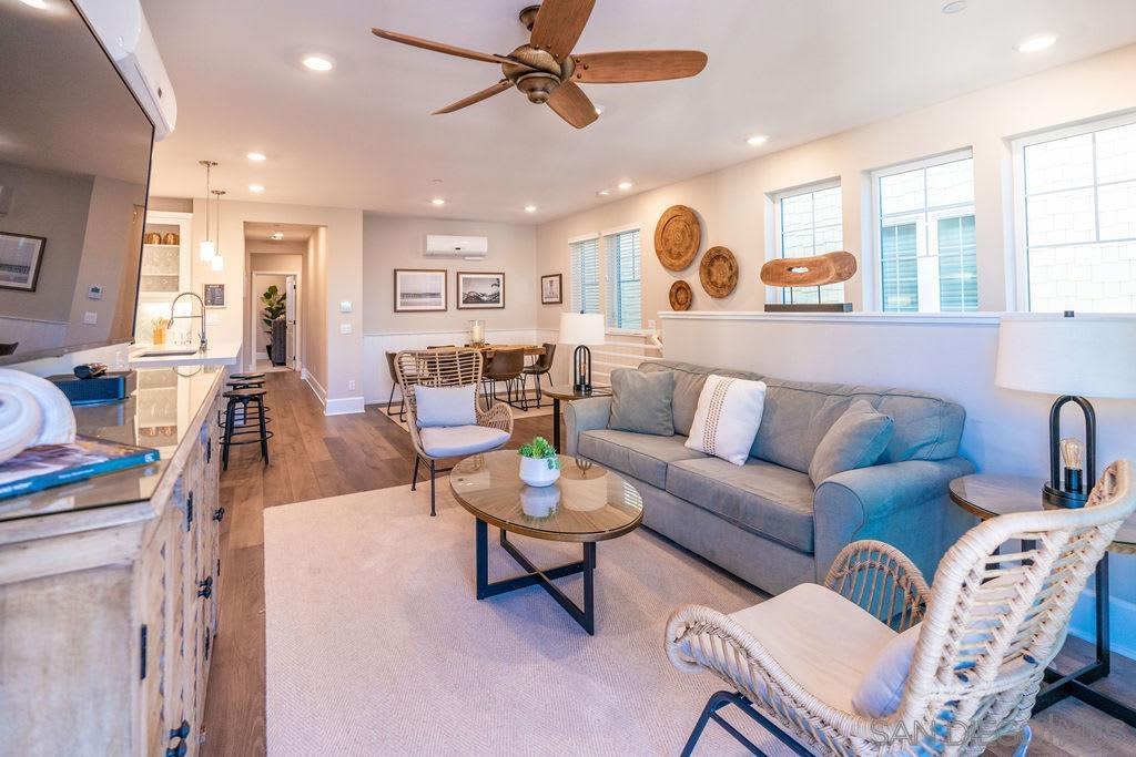 Detail Gallery Image 3 of 38 For 824  Jersey Ct, San Diego,  CA 92109 - 3 Beds | 2 Baths