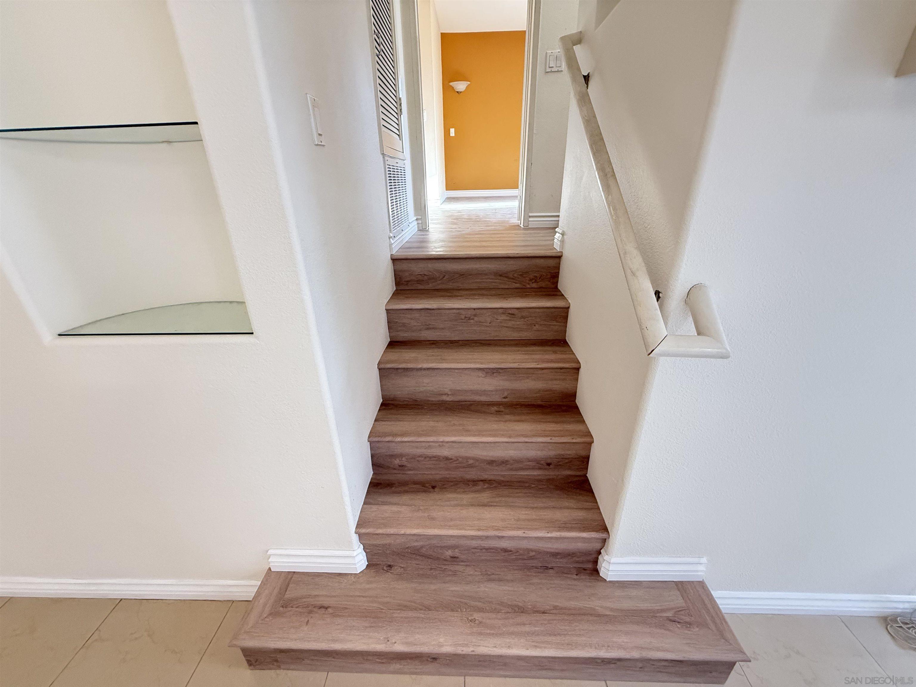 Detail Gallery Image 7 of 23 For 12503  El Camino Real  a, San Diego,  CA 92130 - 3 Beds | 2/1 Baths