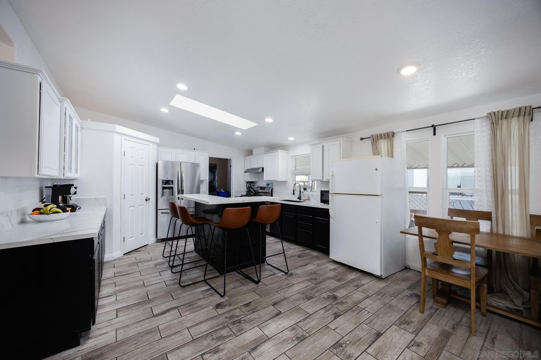 Detail Gallery Image 11 of 32 For 10767  Jamacha Blvd  Spc 44, Spring Valley,  CA 91978 - 4 Beds | 2 Baths