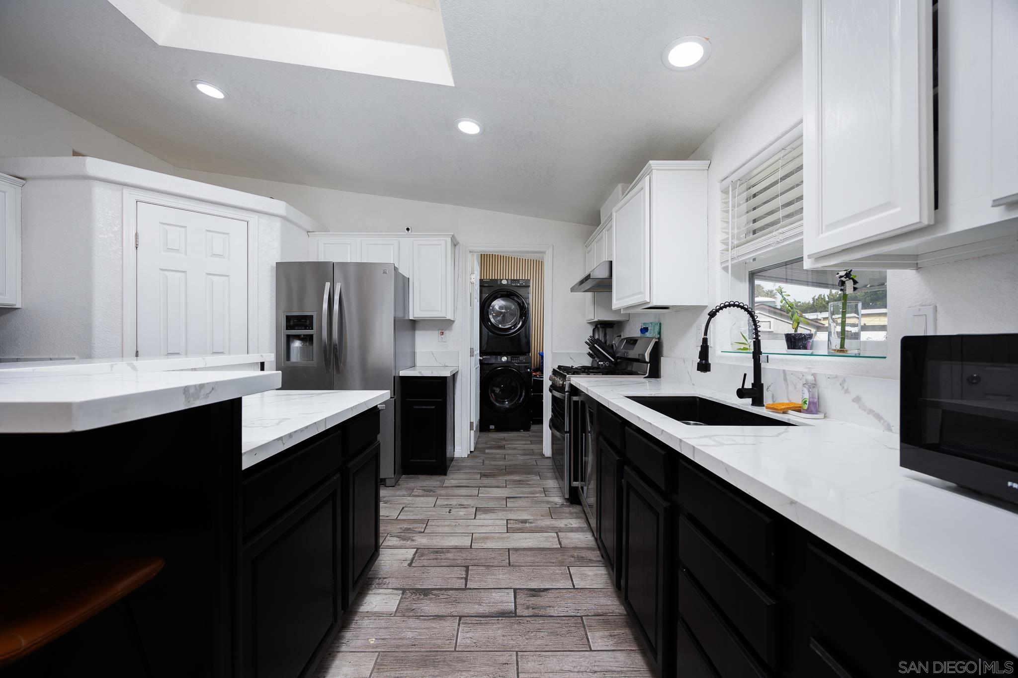 Detail Gallery Image 12 of 32 For 10767  Jamacha Blvd  Spc 44, Spring Valley,  CA 91978 - 4 Beds | 2 Baths