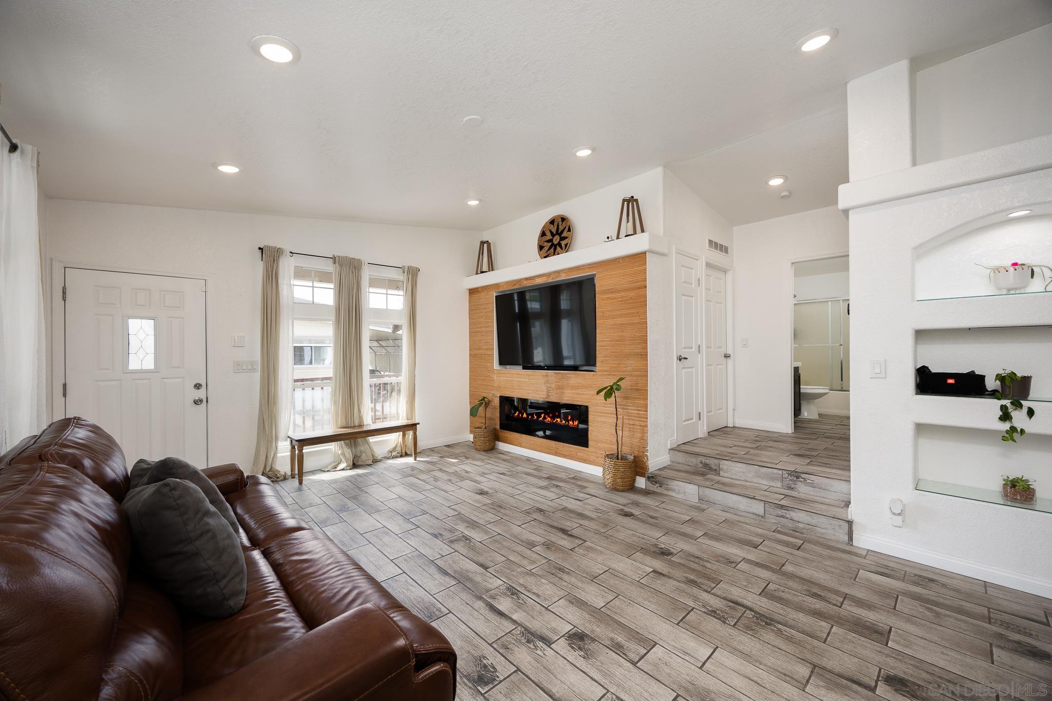 Detail Gallery Image 7 of 32 For 10767  Jamacha Blvd  Spc 44, Spring Valley,  CA 91978 - 4 Beds | 2 Baths