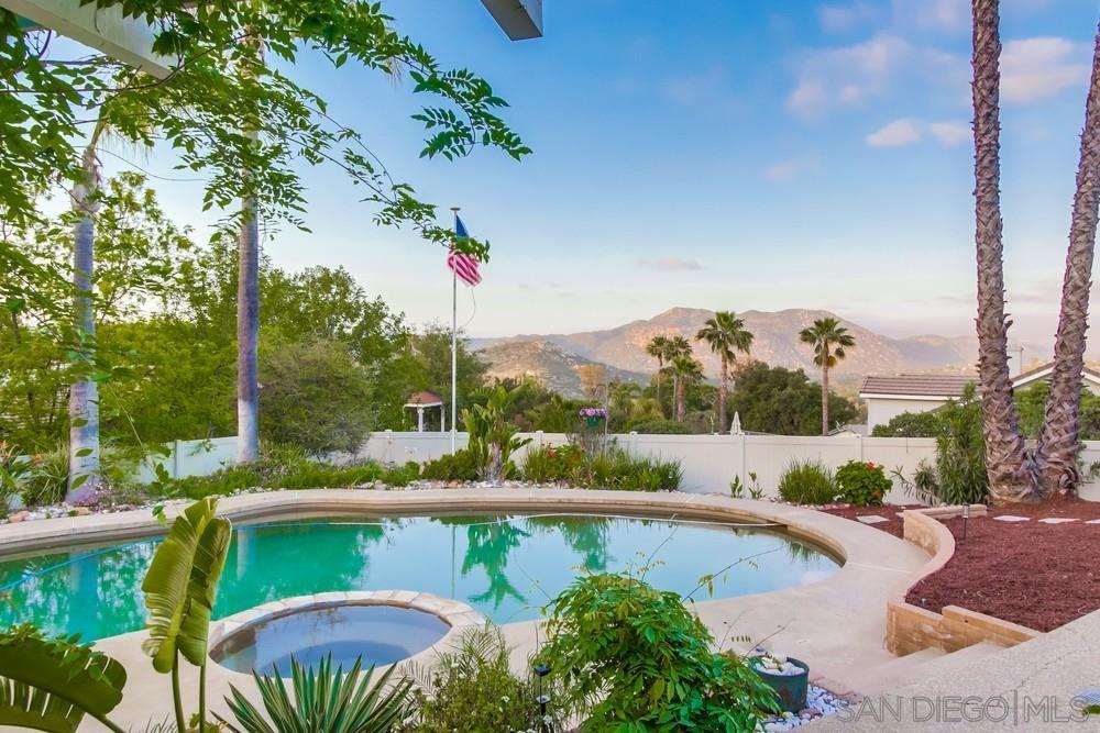 Front Image Thumbnail for SD250038070