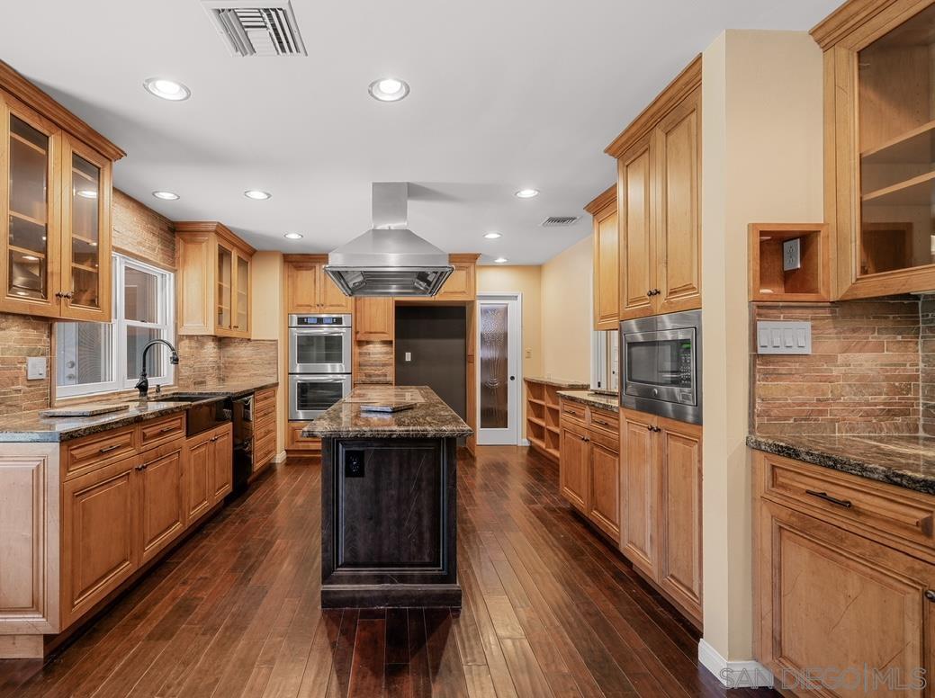 Detail Gallery Image 2 of 33 For 12139  Cattle King Dr, Bakersfield,  CA 93306 - 4 Beds | 2 Baths