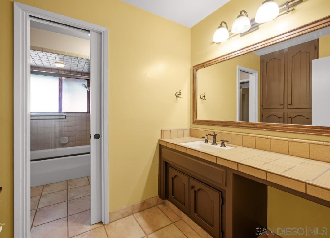 Detail Gallery Image 25 of 33 For 12139  Cattle King Dr, Bakersfield,  CA 93306 - 4 Beds | 2 Baths