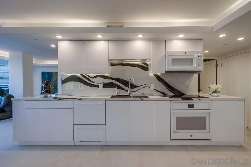 Detail Gallery Image 13 of 64 For 1750  Avenida Del Mundo  408, Coronado,  CA 92118 - 2 Beds | 2 Baths