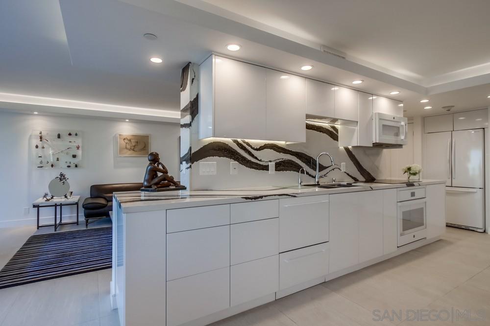 Detail Gallery Image 15 of 64 For 1750  Avenida Del Mundo  408, Coronado,  CA 92118 - 2 Beds | 2 Baths