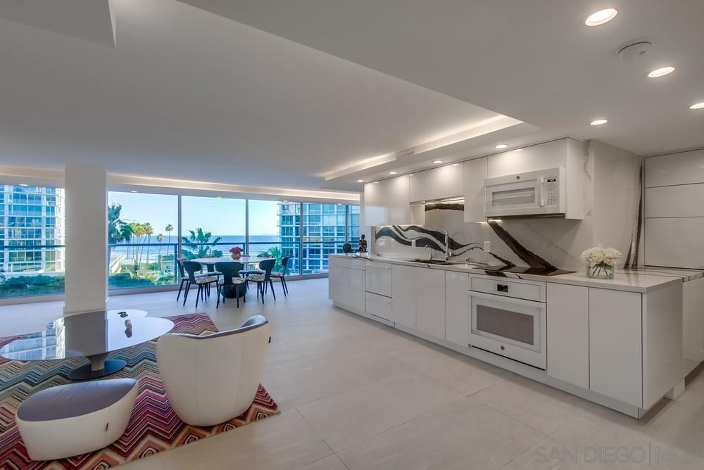 Detail Gallery Image 9 of 64 For 1750  Avenida Del Mundo  408, Coronado,  CA 92118 - 2 Beds | 2 Baths