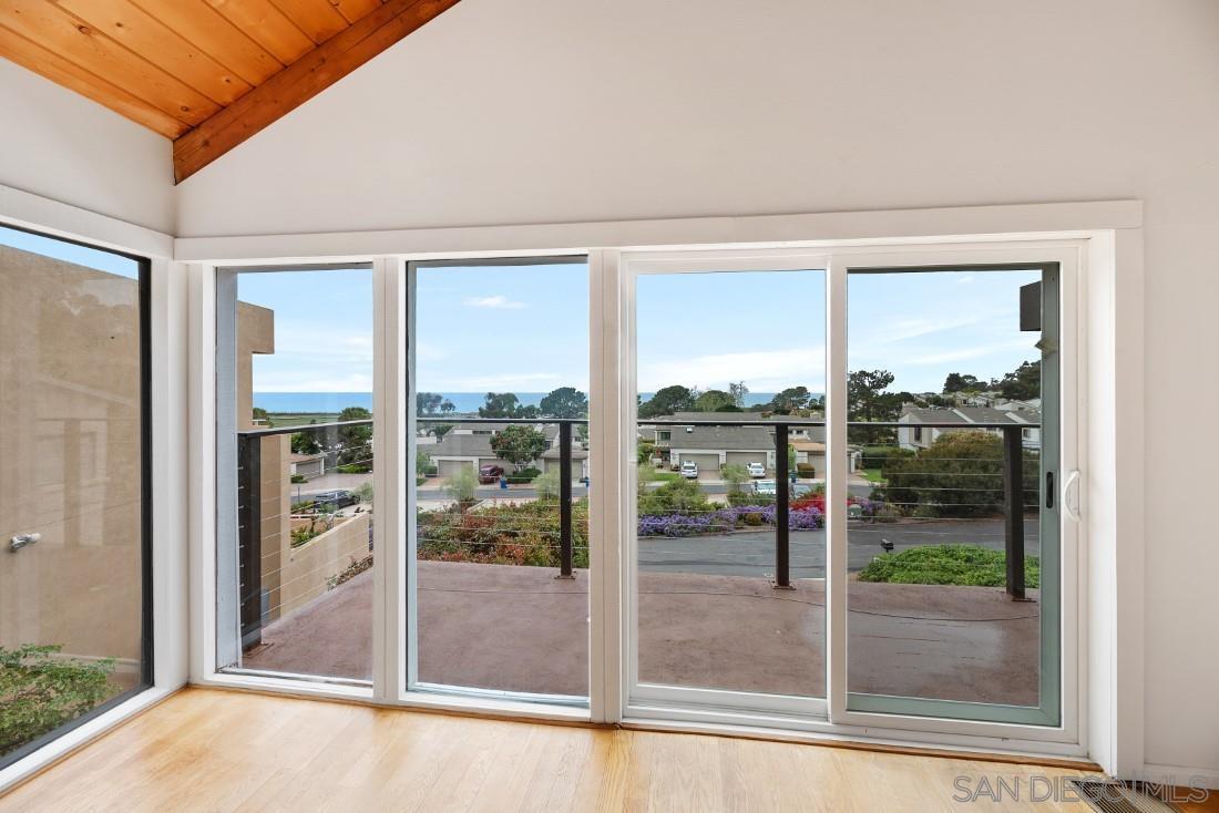 Detail Gallery Image 22 of 52 For 13045  via Esperia, Del Mar,  CA 92014 - 4 Beds | 3 Baths