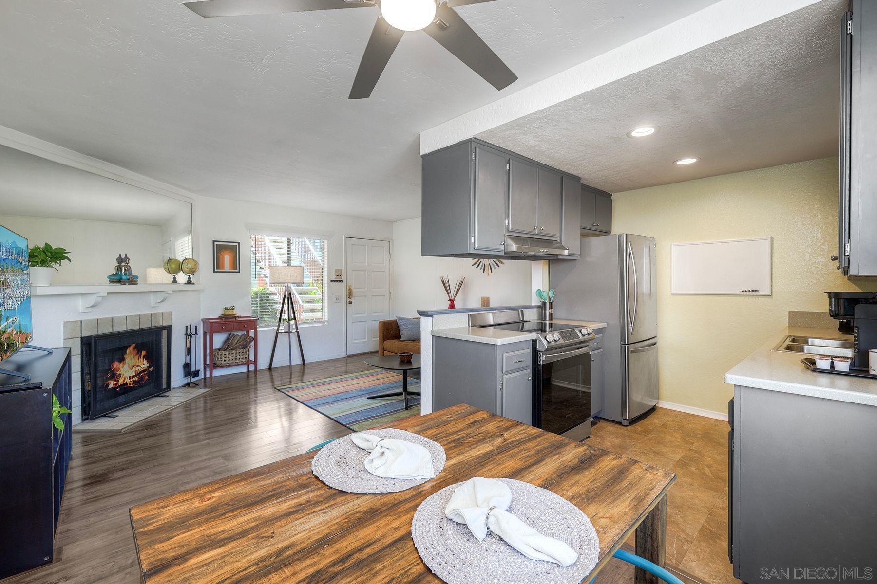 Front Image Thumbnail for SD250038120