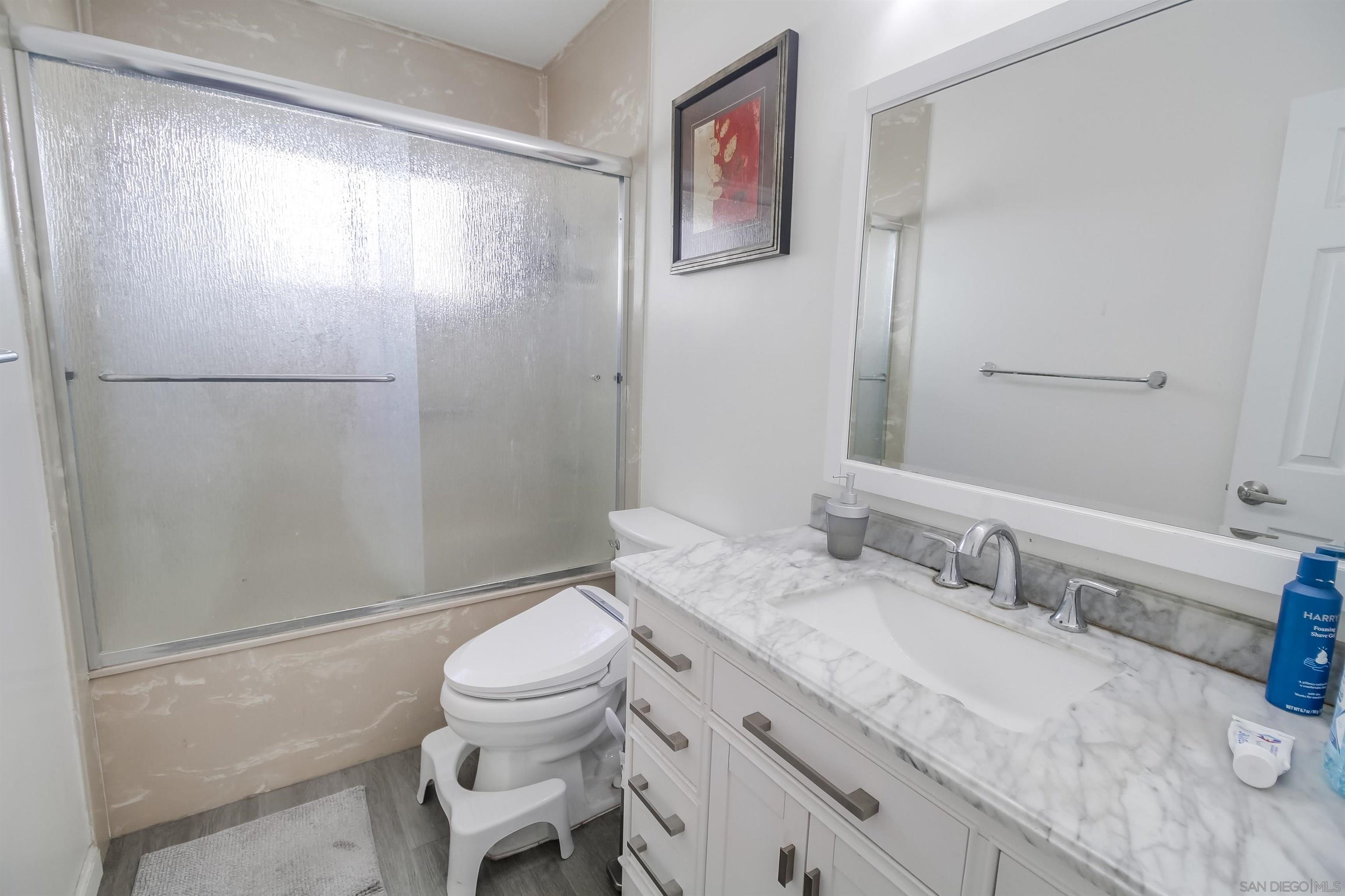 Detail Gallery Image 17 of 37 For 1840  Locust St, San Diego,  CA 92106 - 4 Beds | 2 Baths